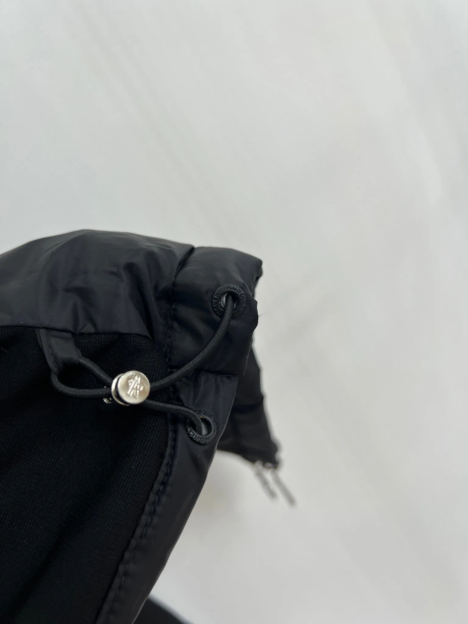 Куртки И Пуховики Женские Moncler 18416232