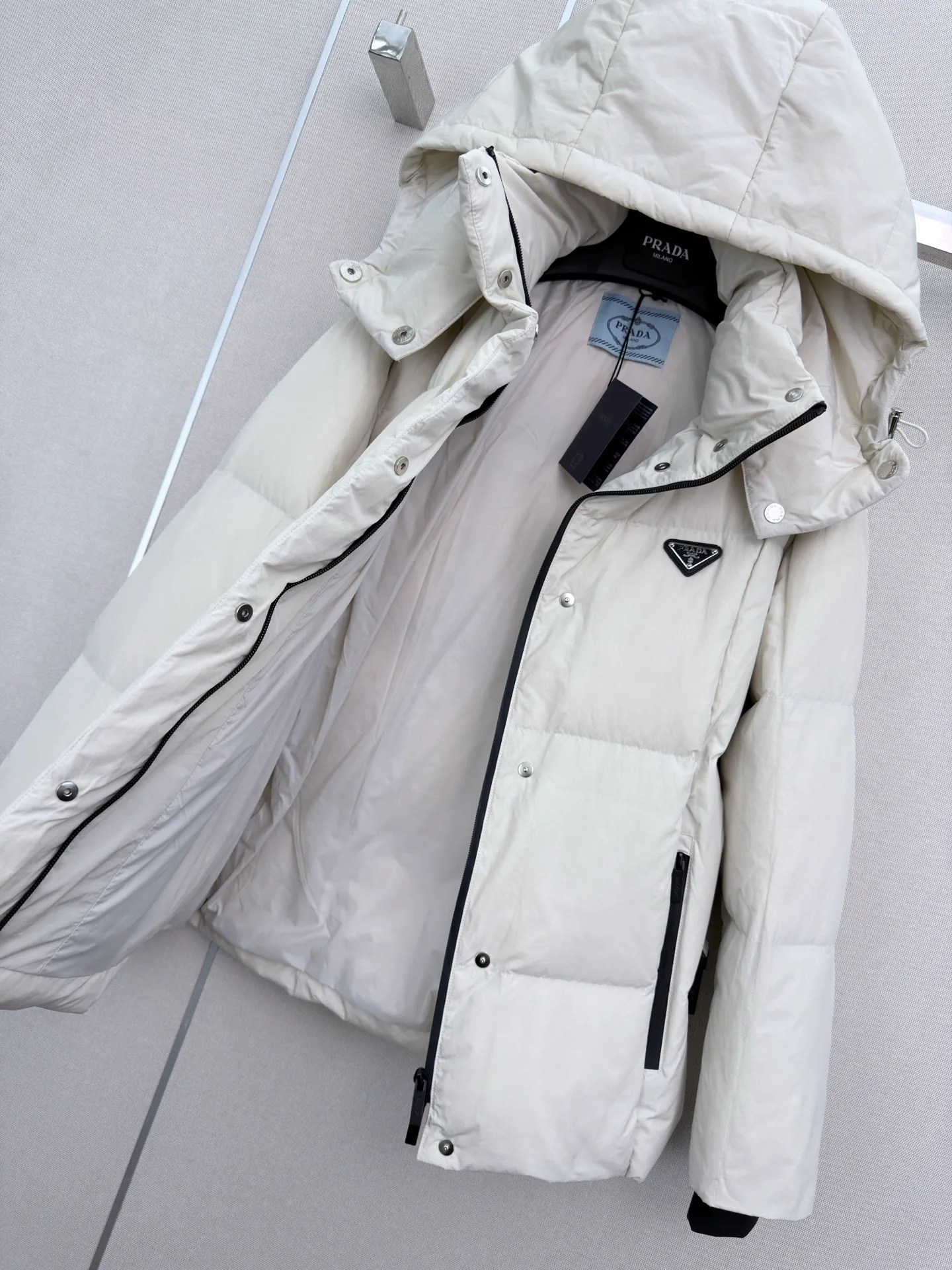 Куртки И Пуховики Женские Prada 18056368