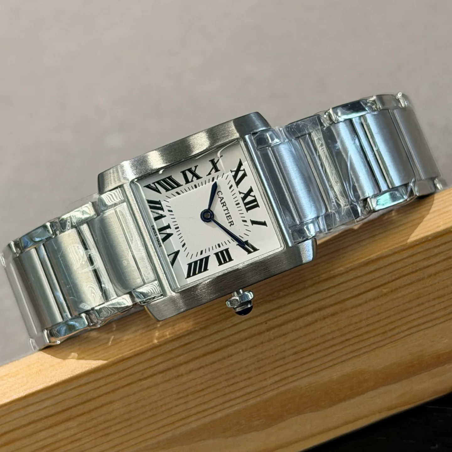 Часы Женские Cartier 17565757