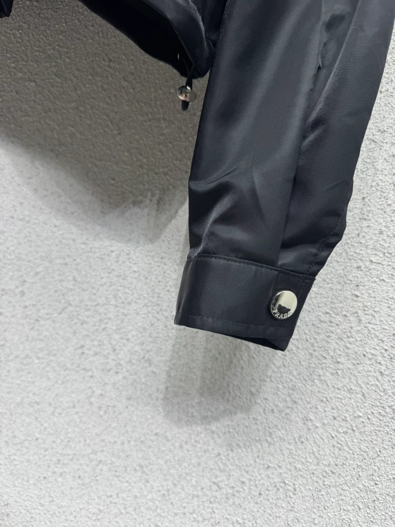 Куртки И Пуховики Женские Prada 18023593