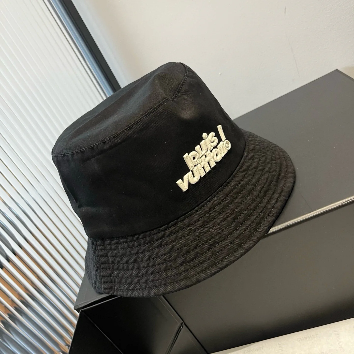 Головные Уборы Louis Vuitton 18902