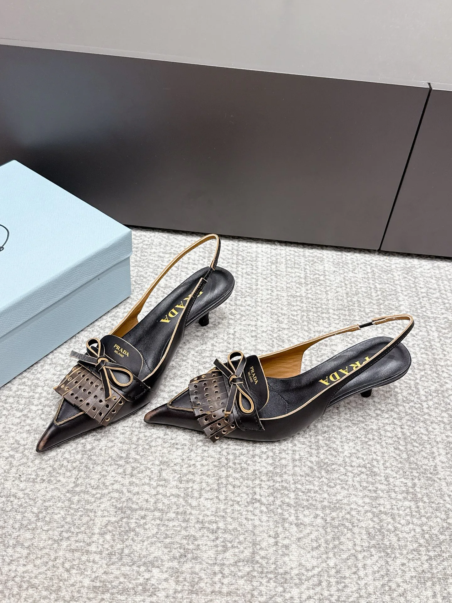 Туфли Женские Prada 13540595
