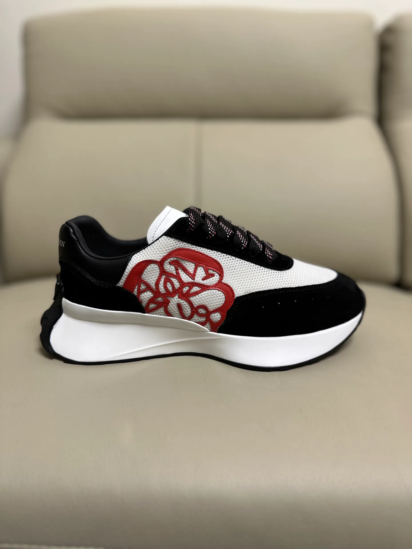 Кроссовки Женские Alexander Mcqueen 18616788
