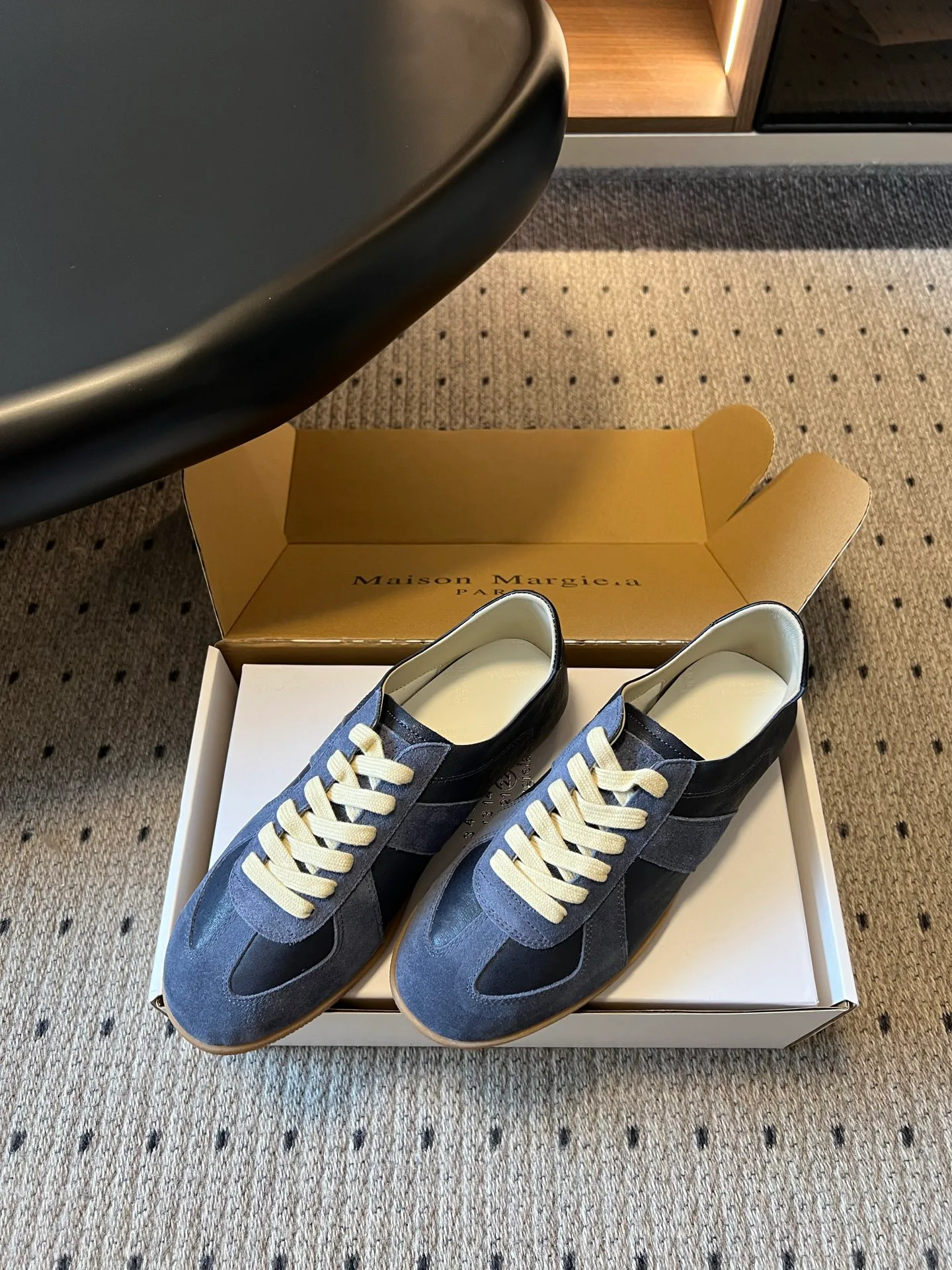 Кроссовки Женские Maison Margiela 17686621