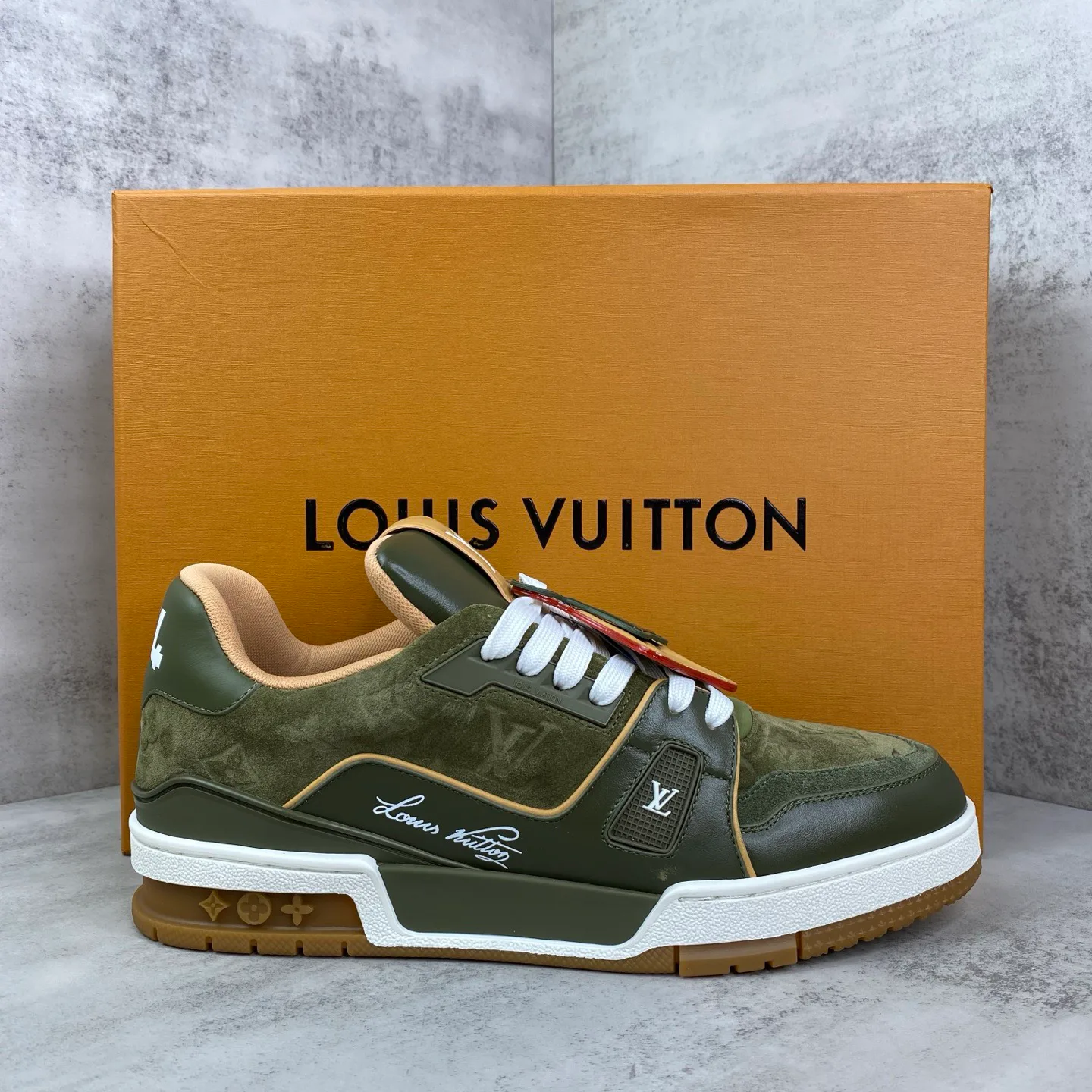 Кроссовки Женские Louis Vuitton 18747150