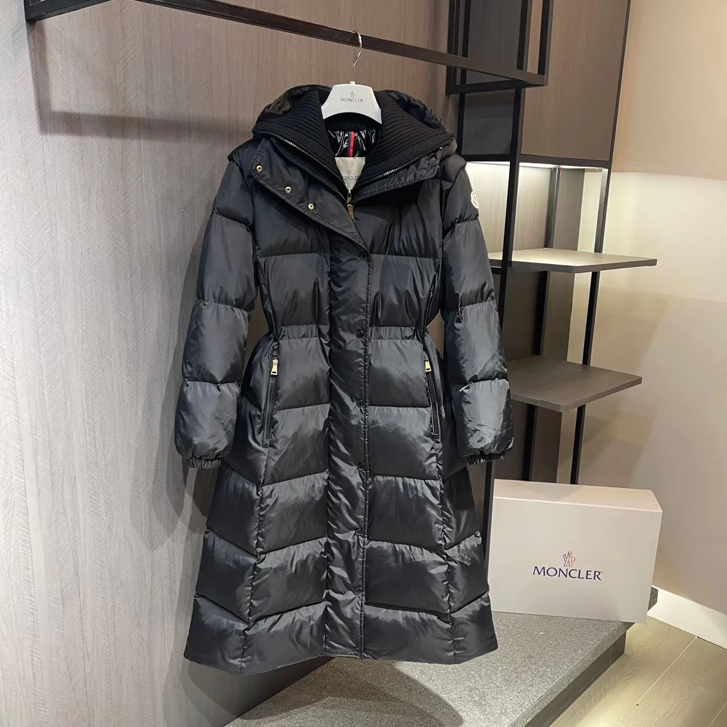 Куртки И Пуховики Женские Moncler 18650994