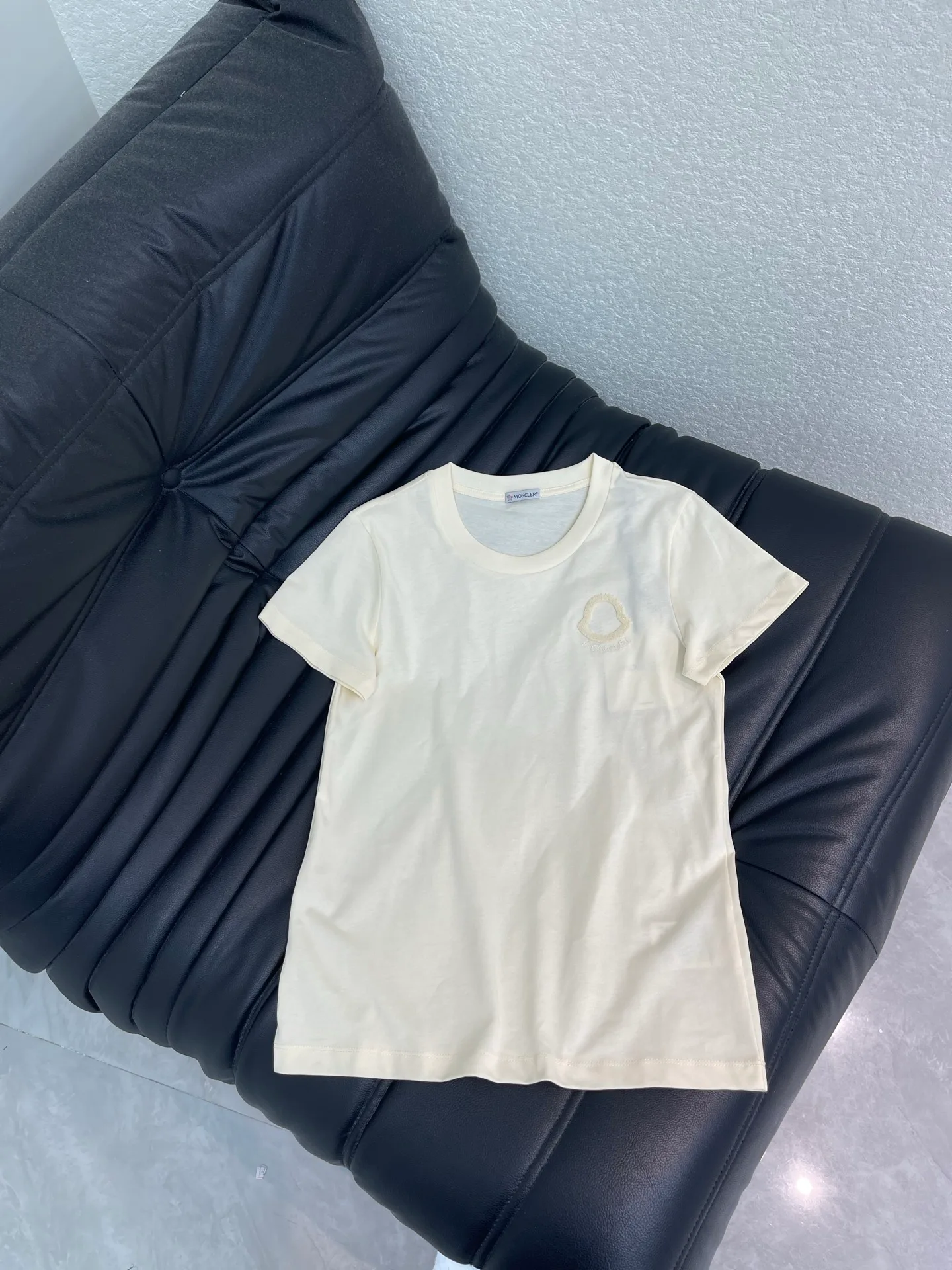 Футболки Женские Moncler 13416843
