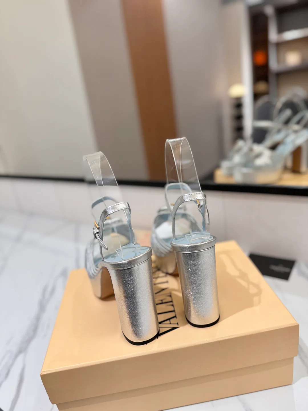 Босоножки Женские Valentino 10026785