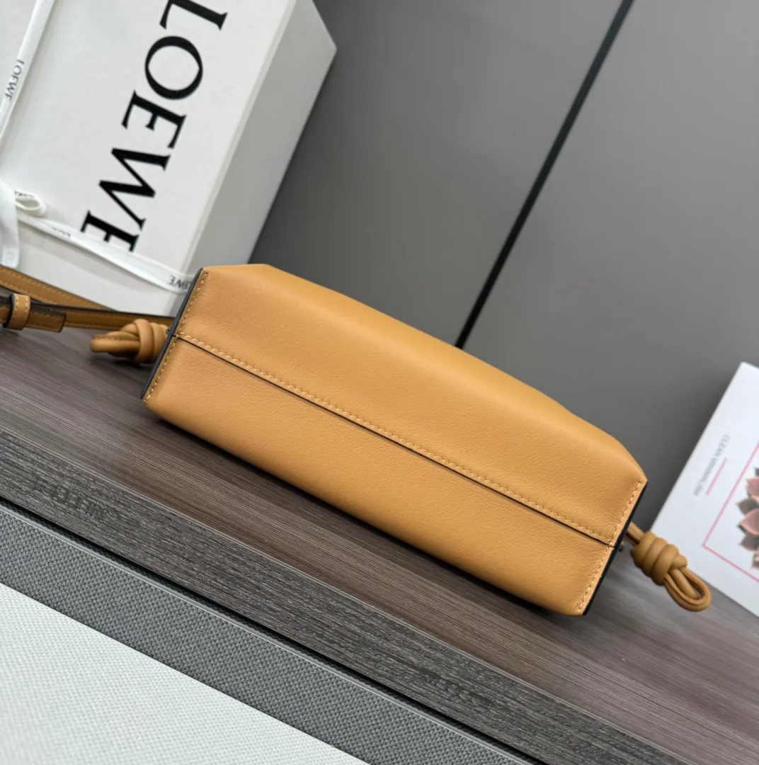 Клатчи Женские Loewe 11513647