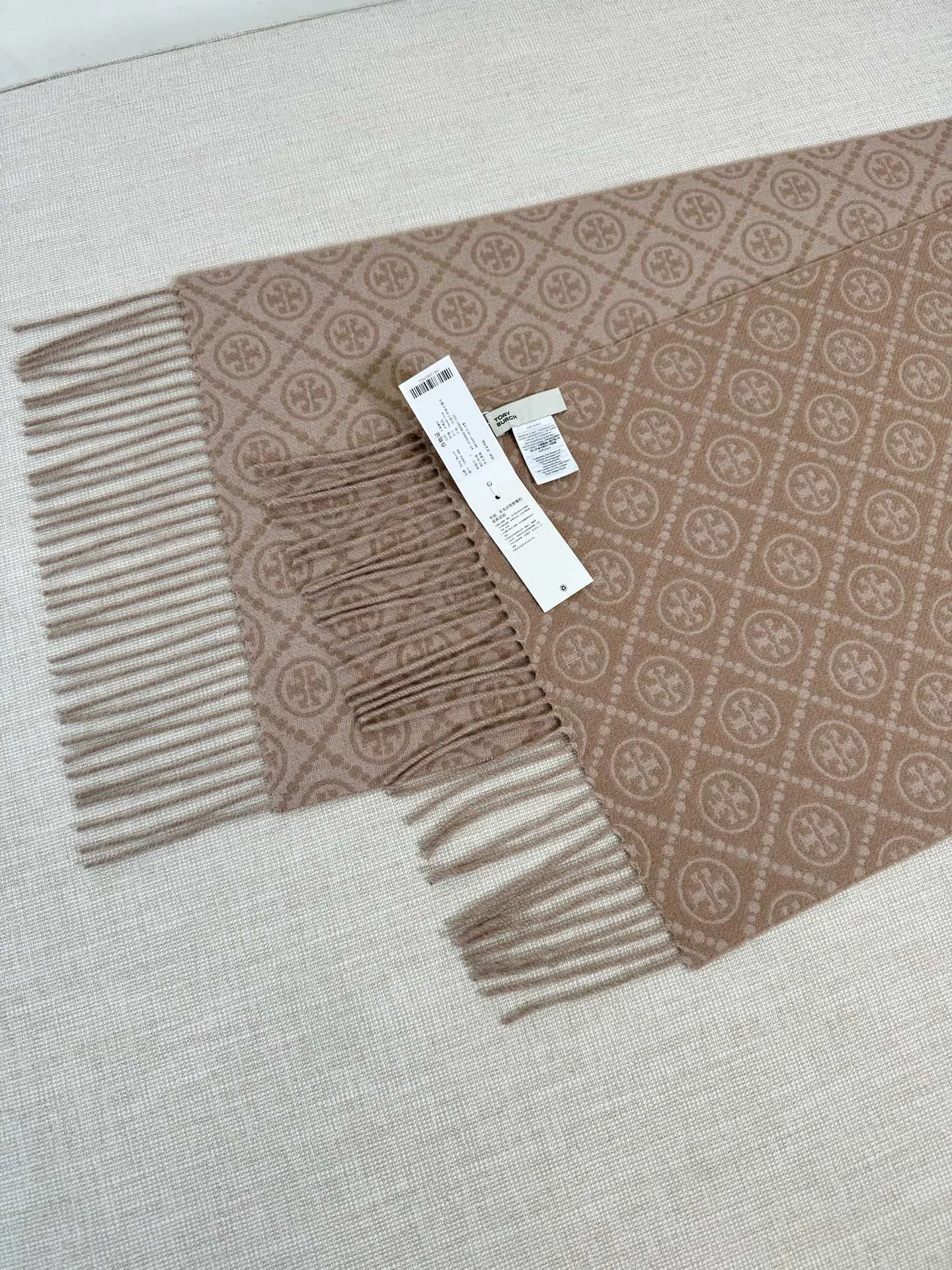 Шарфы Tory Burch 18462711