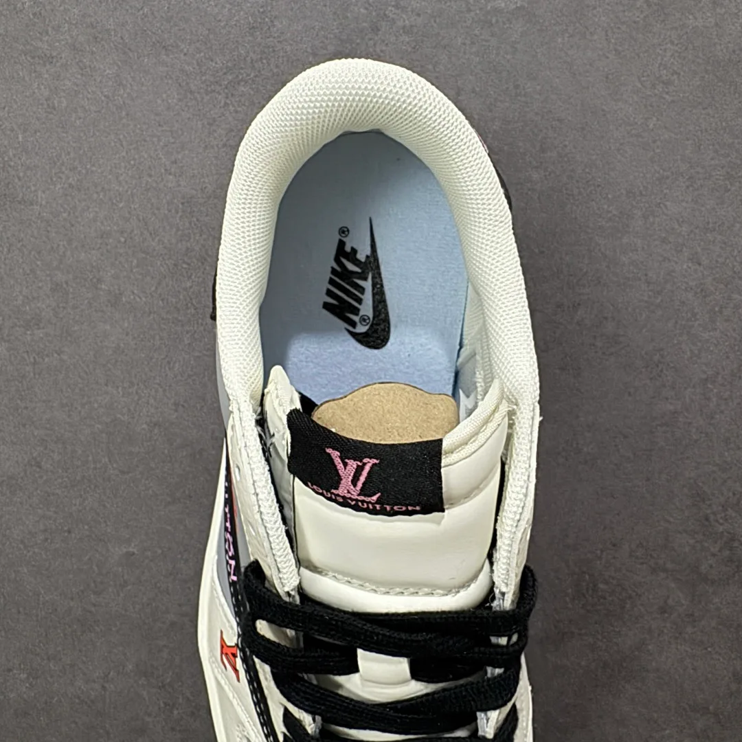 Кроссовки Женские Air Jordan 810754