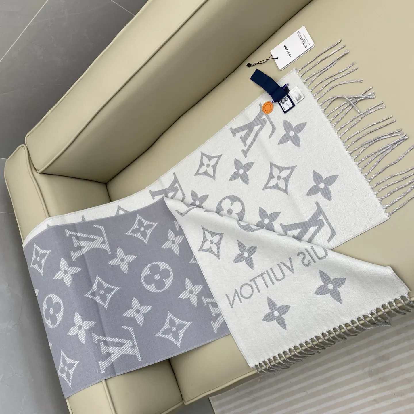 Шарфы Louis Vuitton 438499