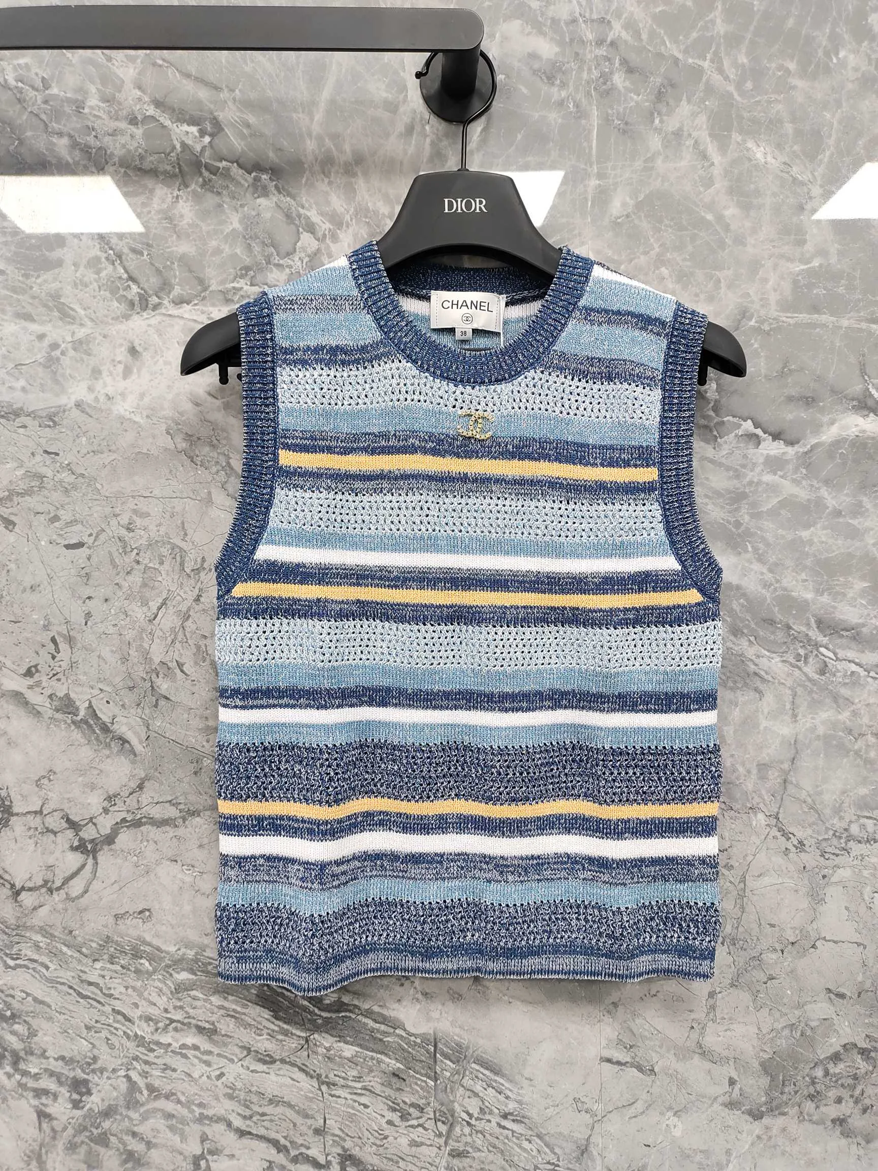 Жилеты Женские Chanel 14692442