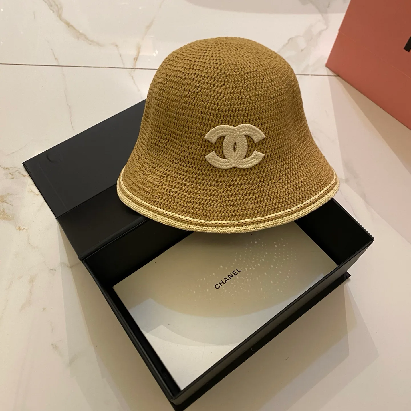 Головные Уборы Chanel 17498309