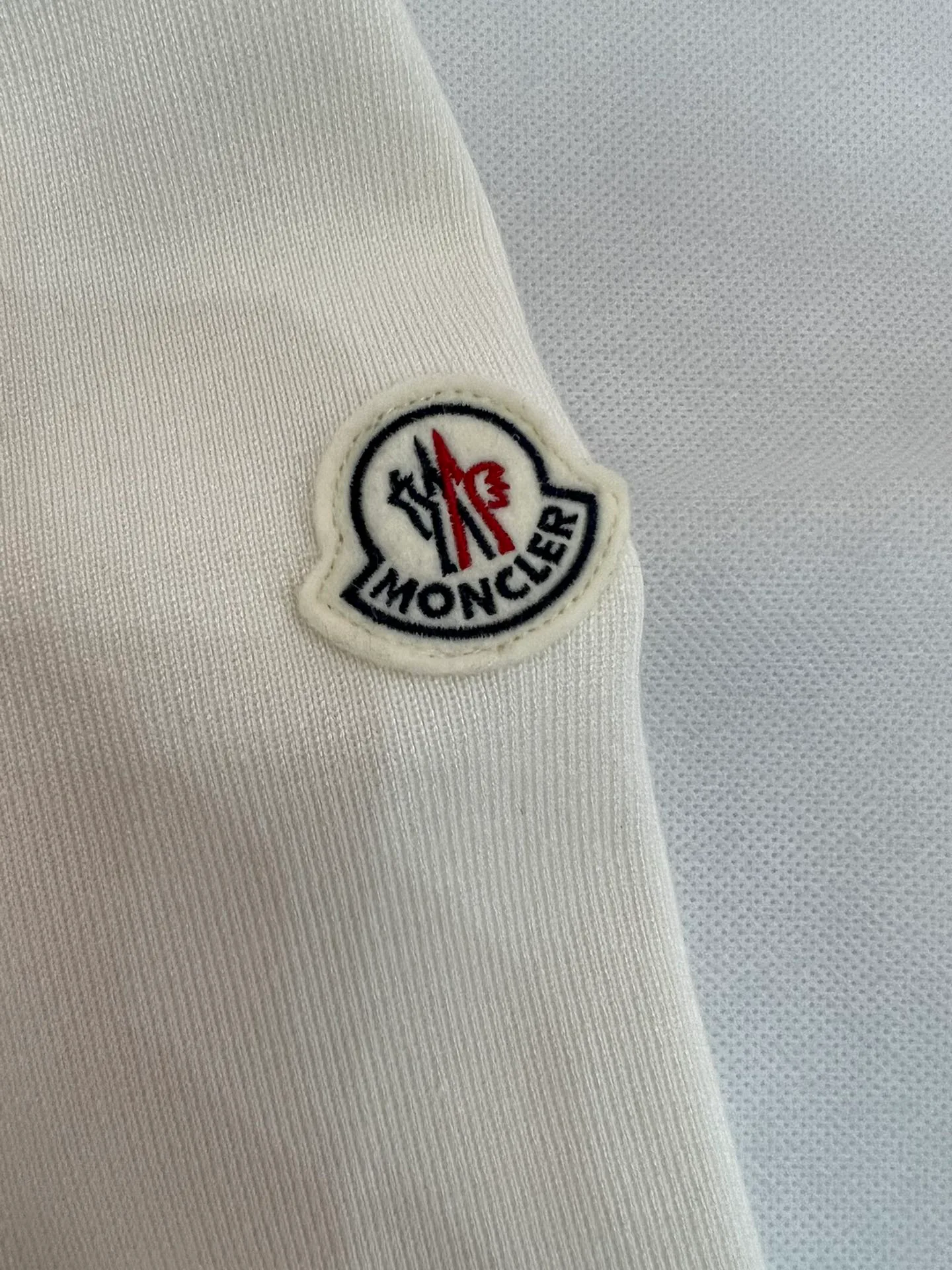 Куртки И Пуховики Женские Moncler 18599772