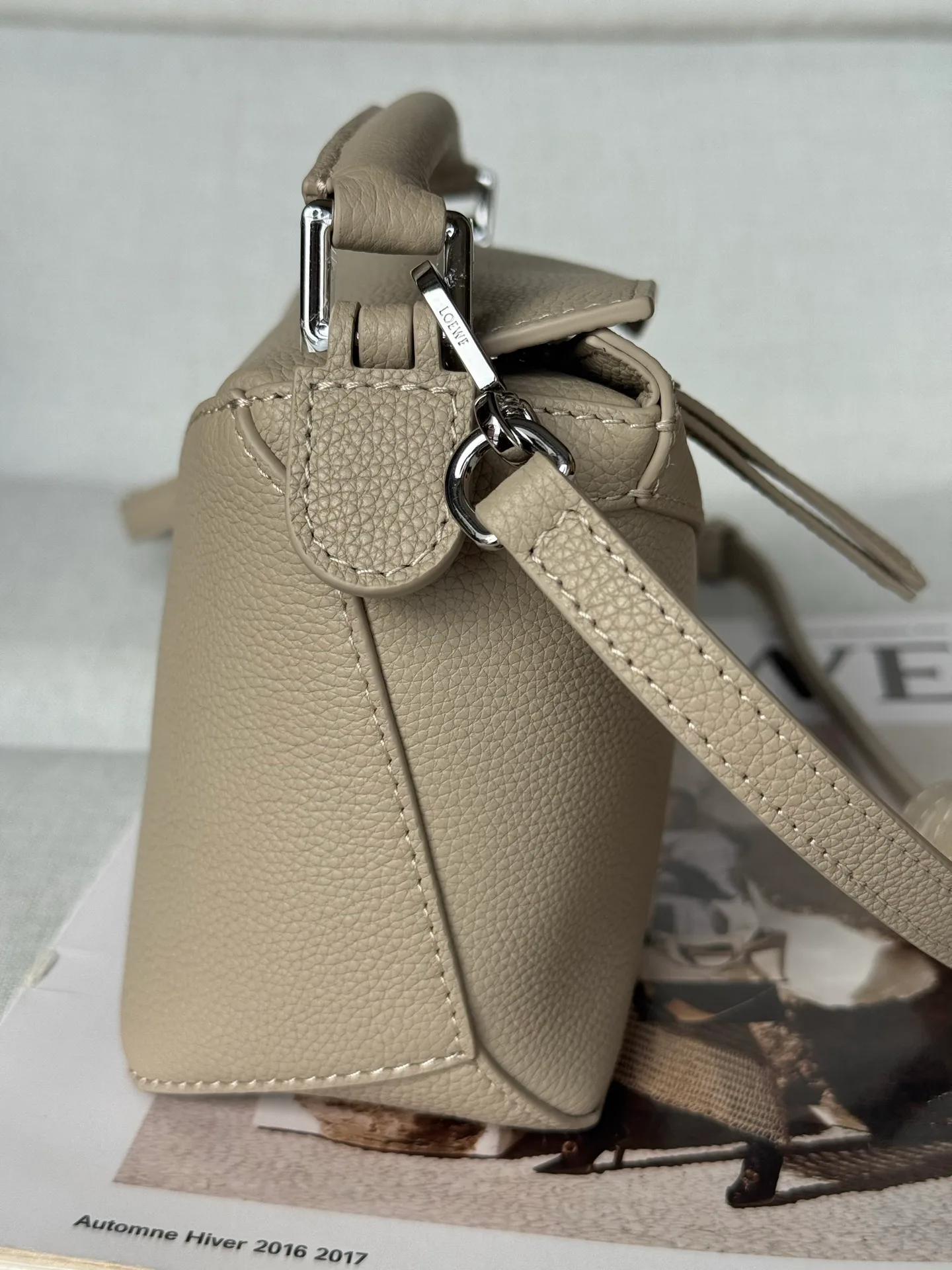 Классические Сумки Женские Loewe 11621917
