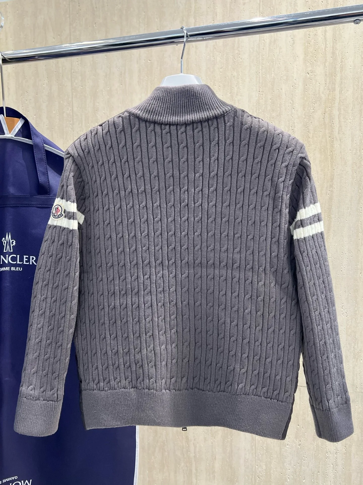 Куртки И Пуховики Женские Moncler 18723386