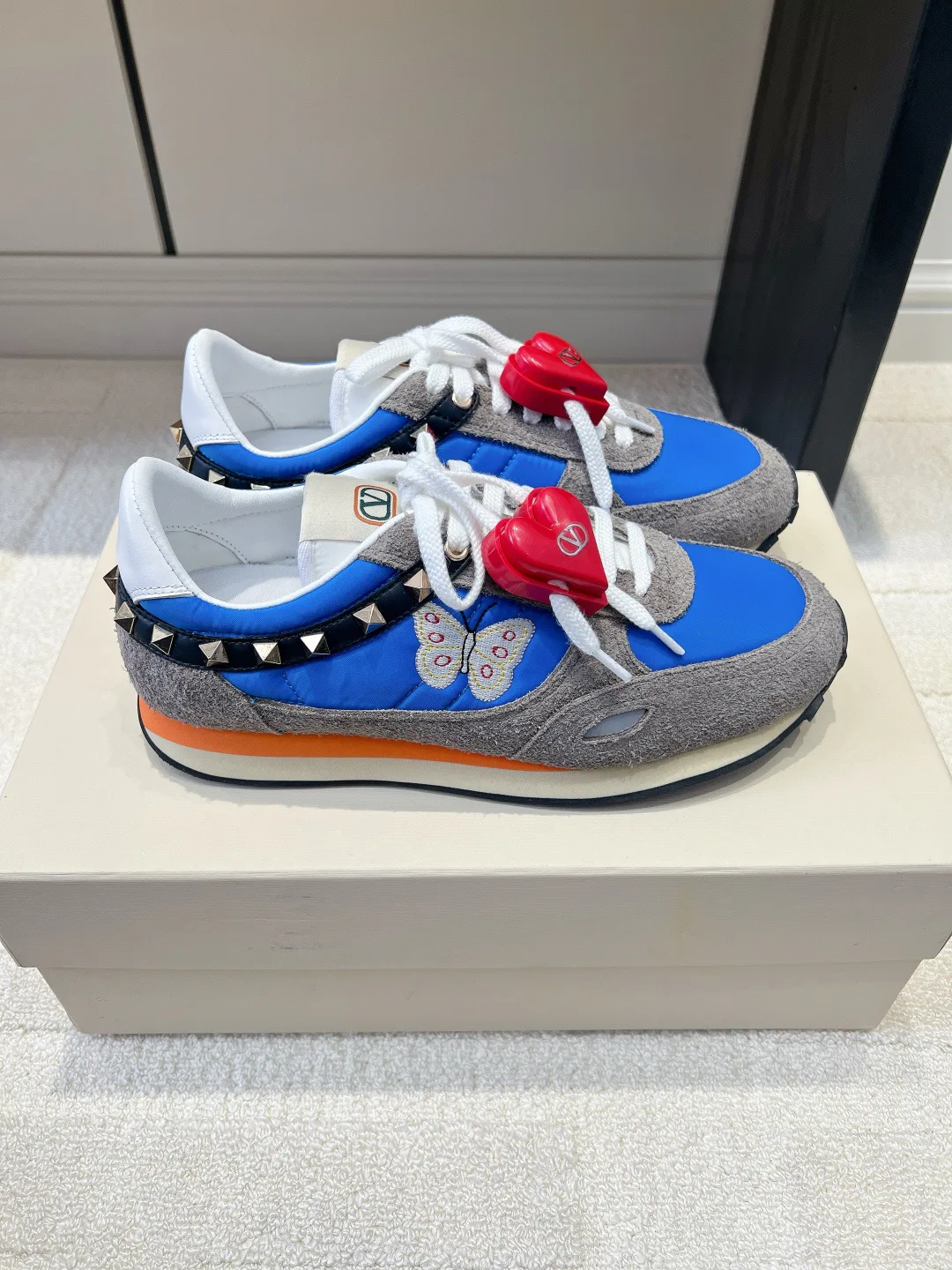 Кроссовки Женские Valentino 18436566