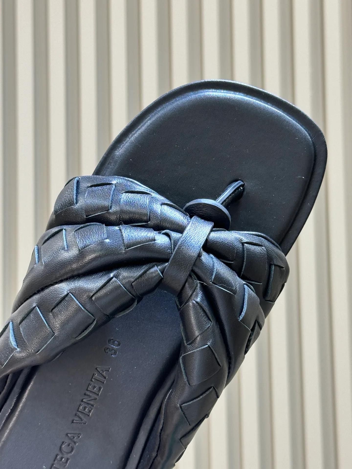 Шлепанцы Женские Bottega Veneta 18073676