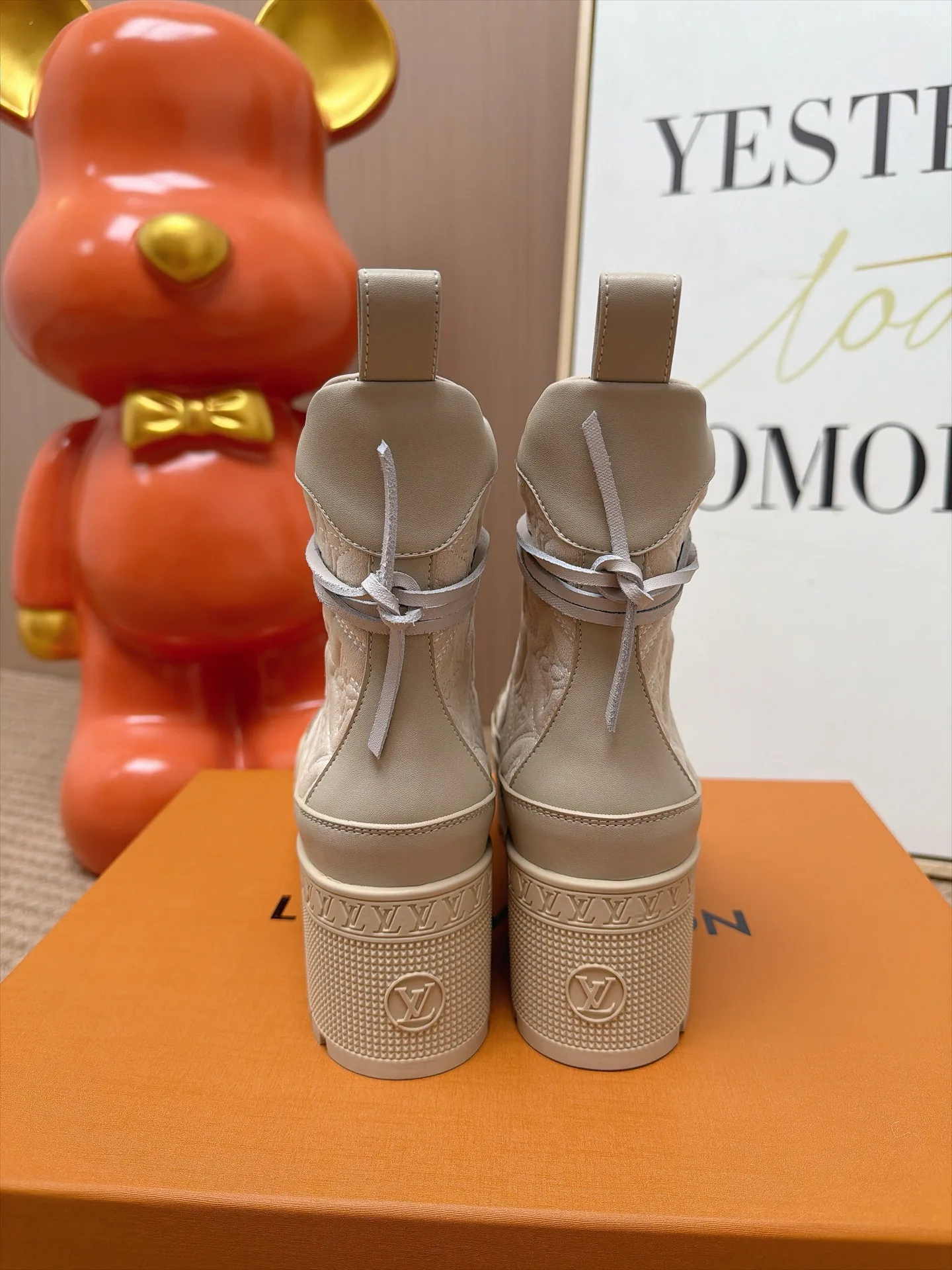 Ботинки Женские Louis Vuitton 18239722