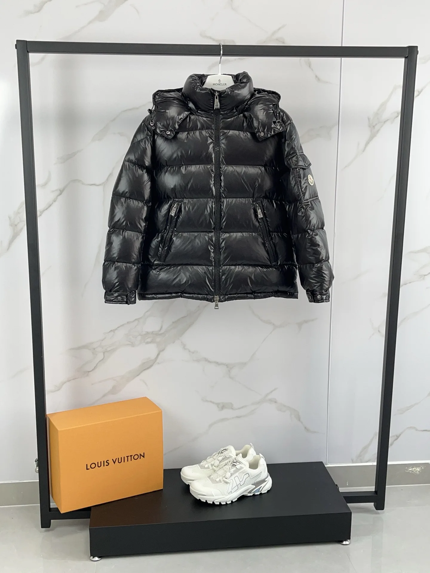 Куртки И Пуховики Женские Moncler 18391725