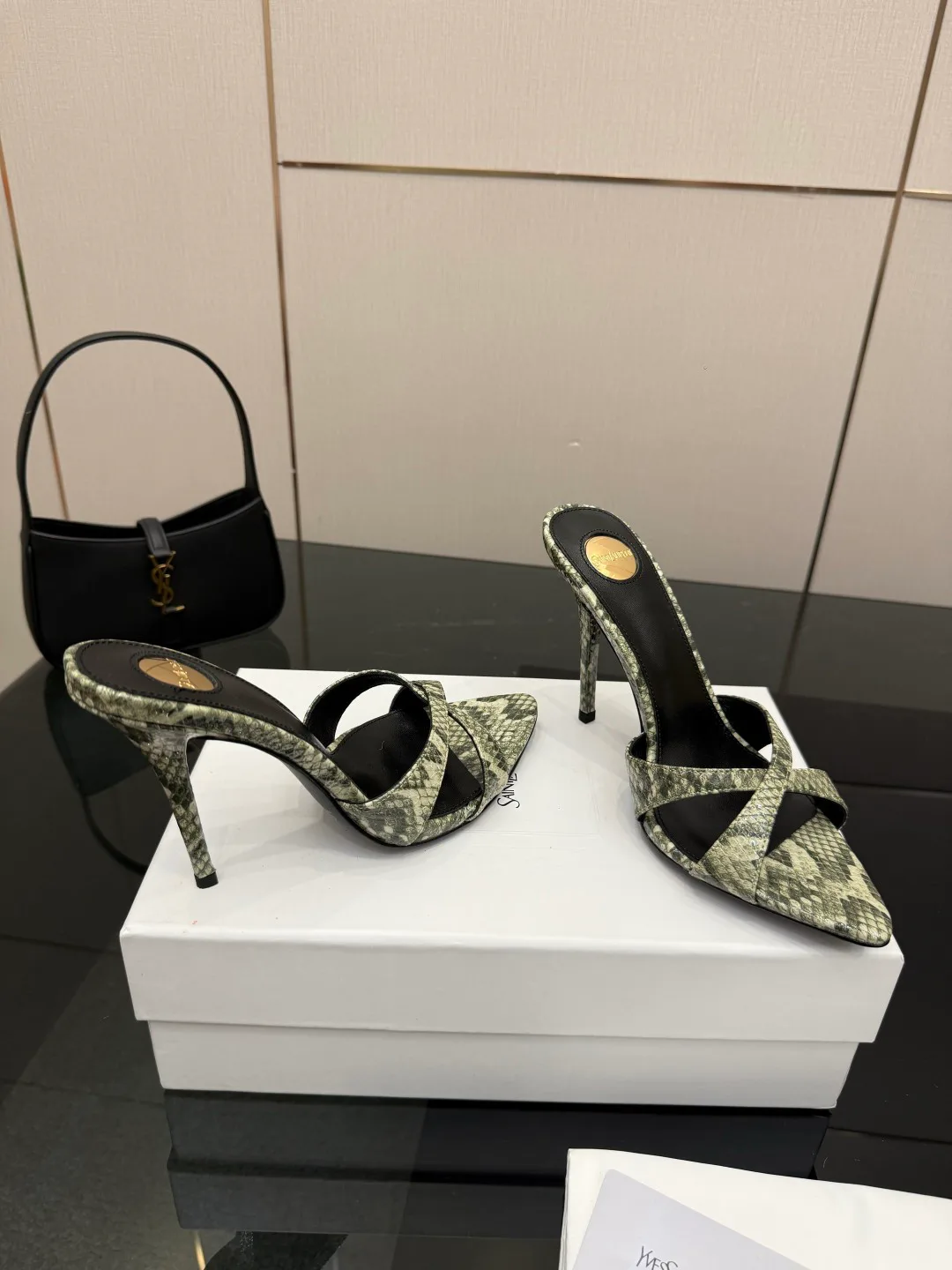 Босоножки Женские Saint Laurent 11409900