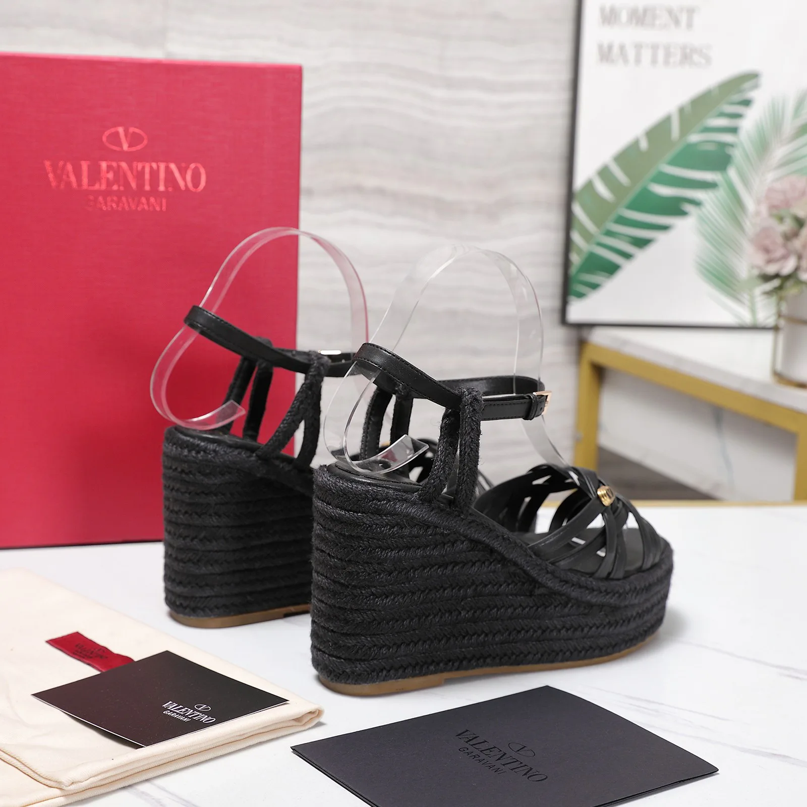 Босоножки Женские Valentino 18346927