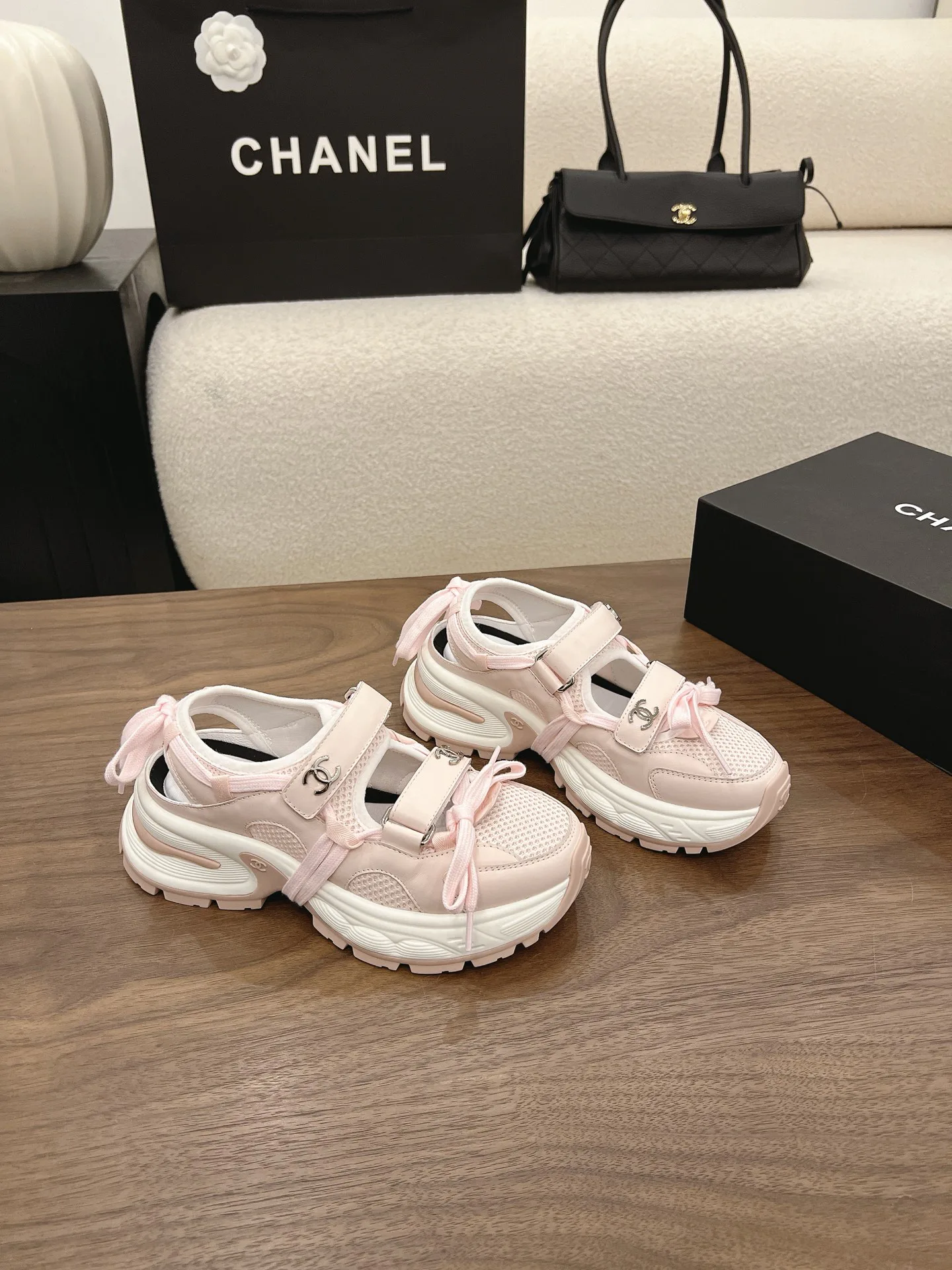 Кроссовки Женские Chanel 16915792