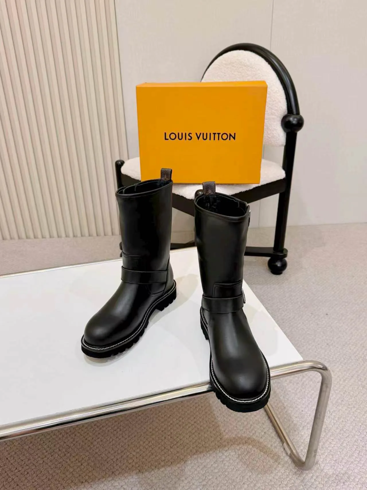 Ботинки Женские Louis Vuitton 19597310