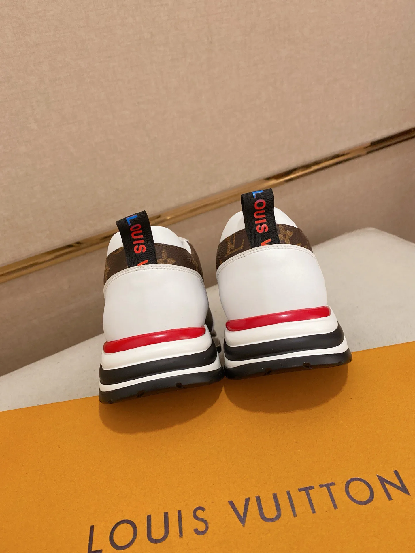 Кроссовки Мужские Louis Vuitton 588003