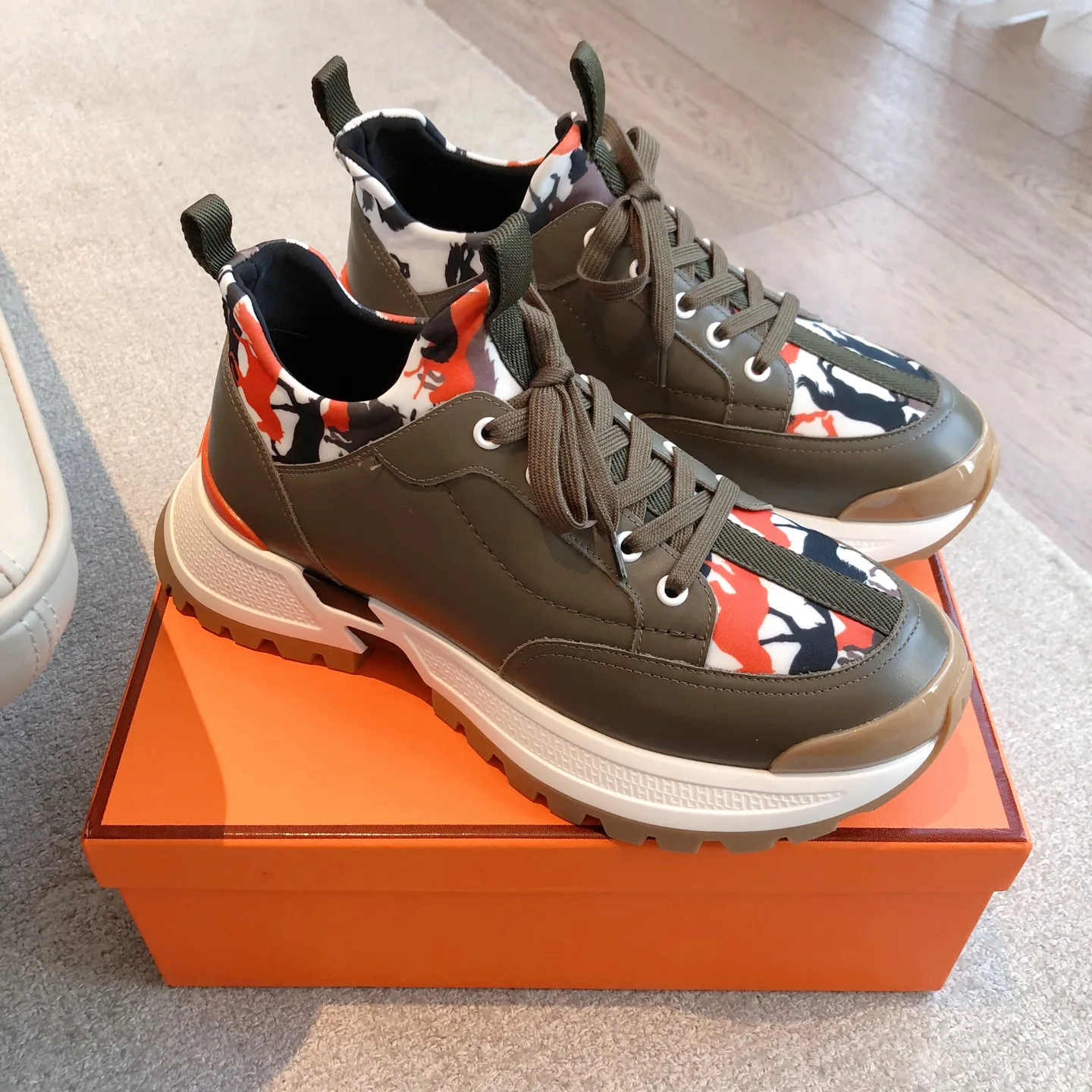 Кроссовки Женские Hermes 1237224