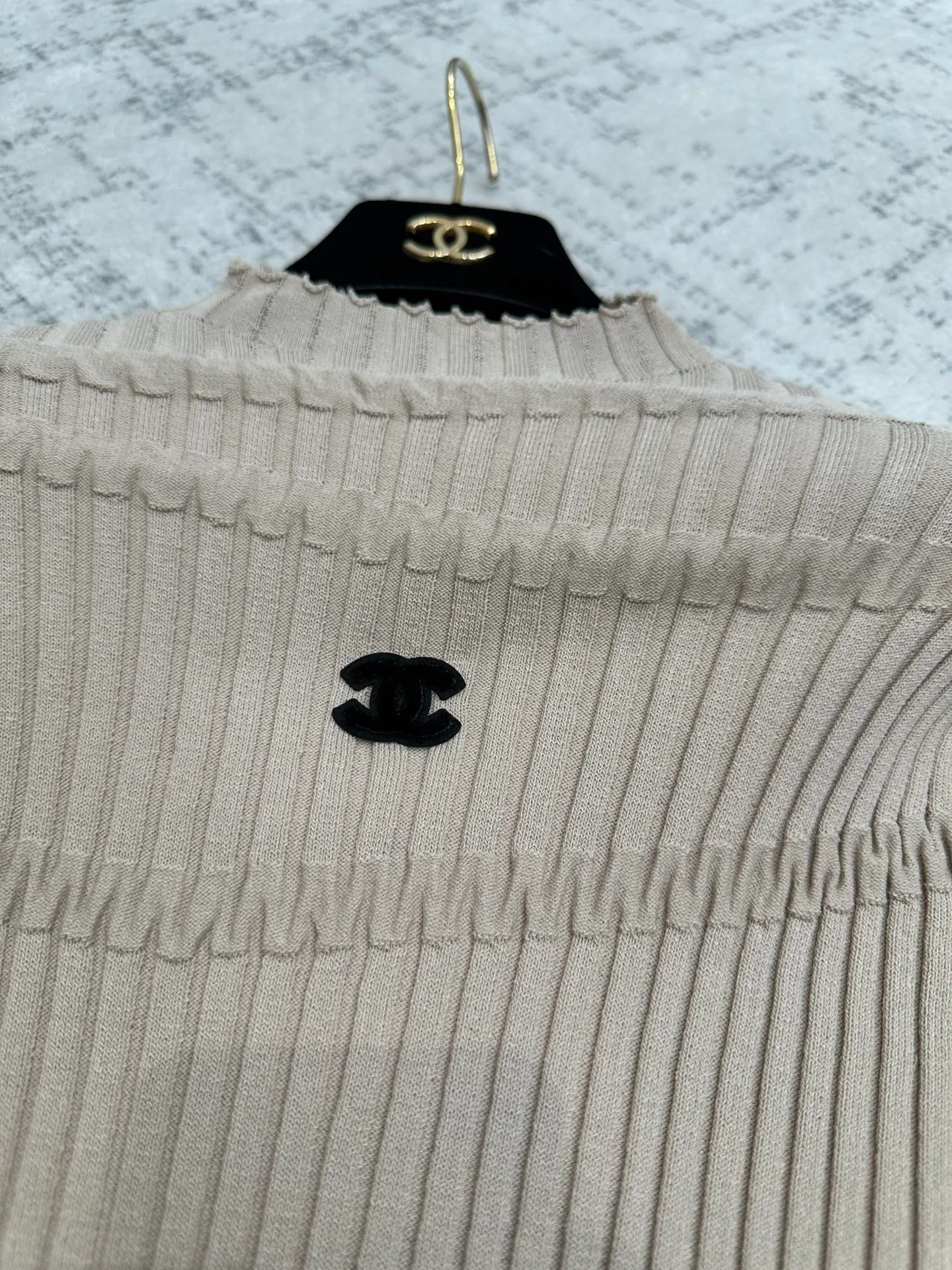 Жилеты Женские Chanel 11697182