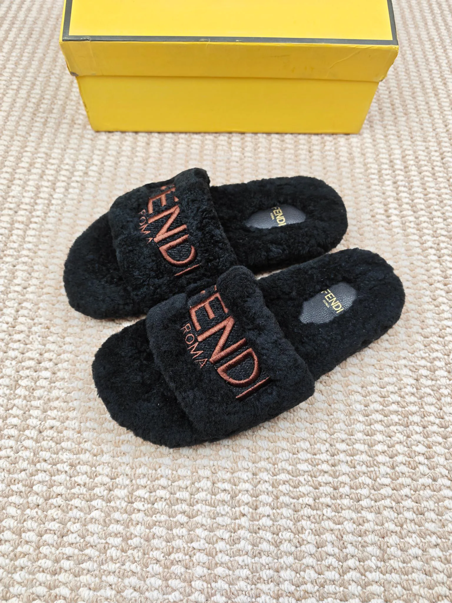 Тапочки Женские Fendi 5275799