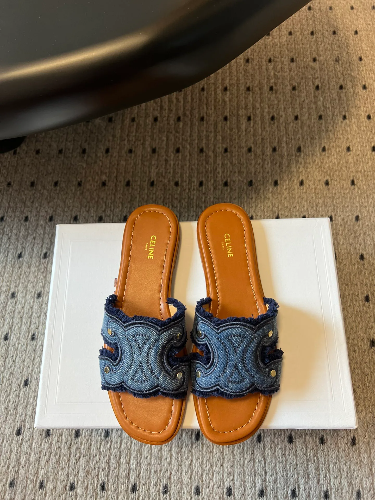 Шлепанцы Женские Celine 35613