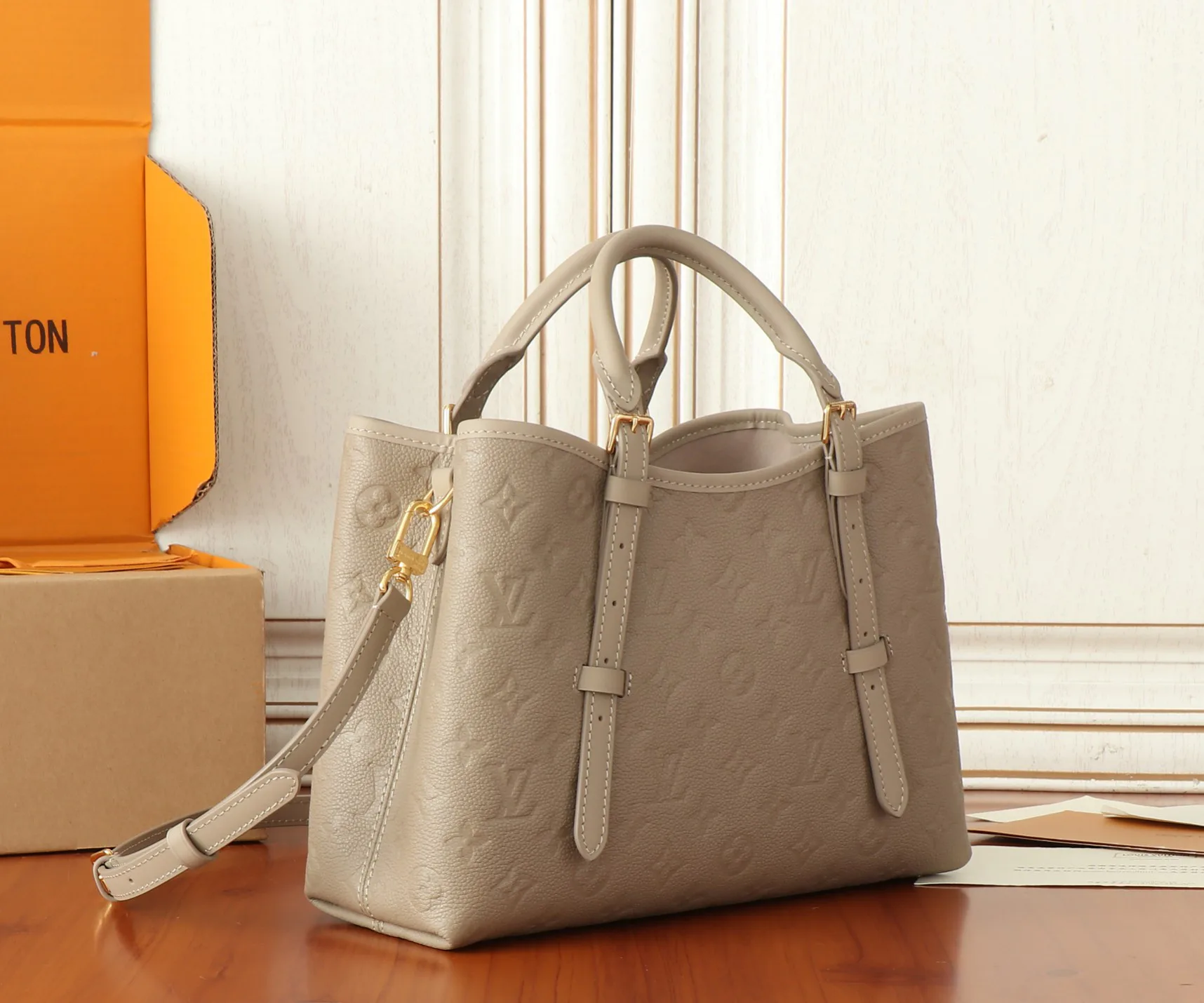 Классические Сумки Женские Louis Vuitton 17615675