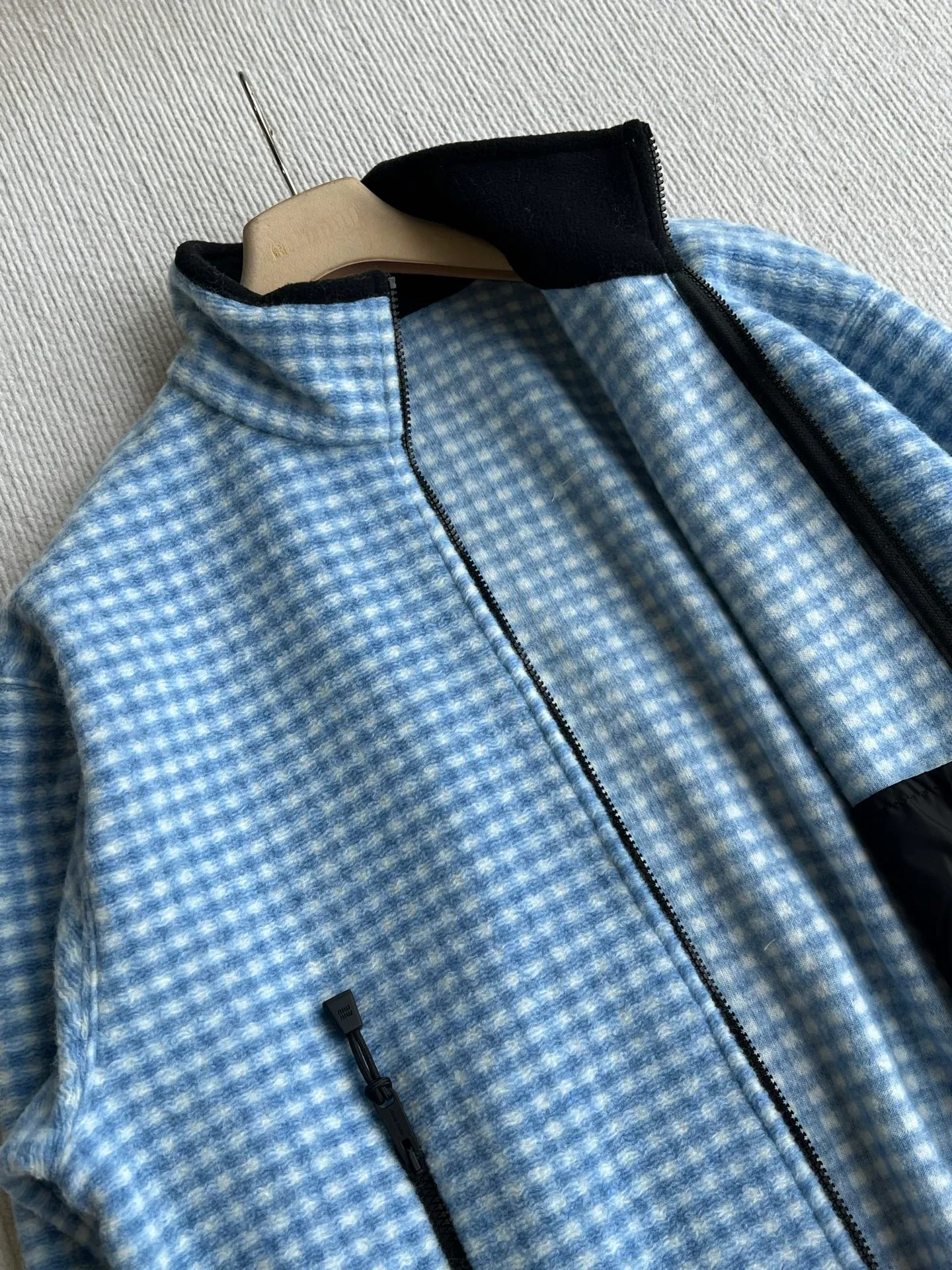 Куртки И Пуховики Женские Miu Miu 17902620