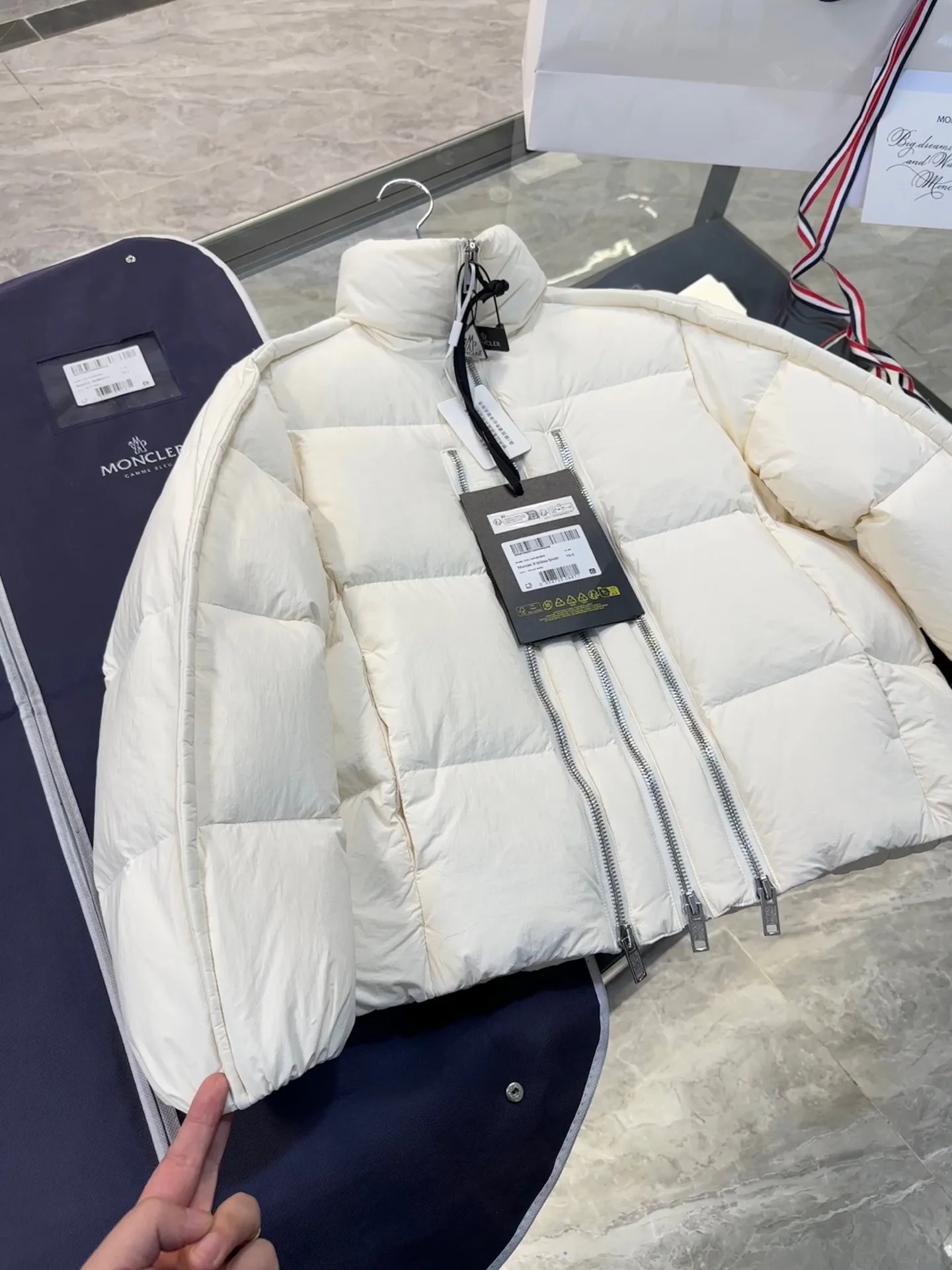 Куртки И Пуховики Женские Moncler 19322719