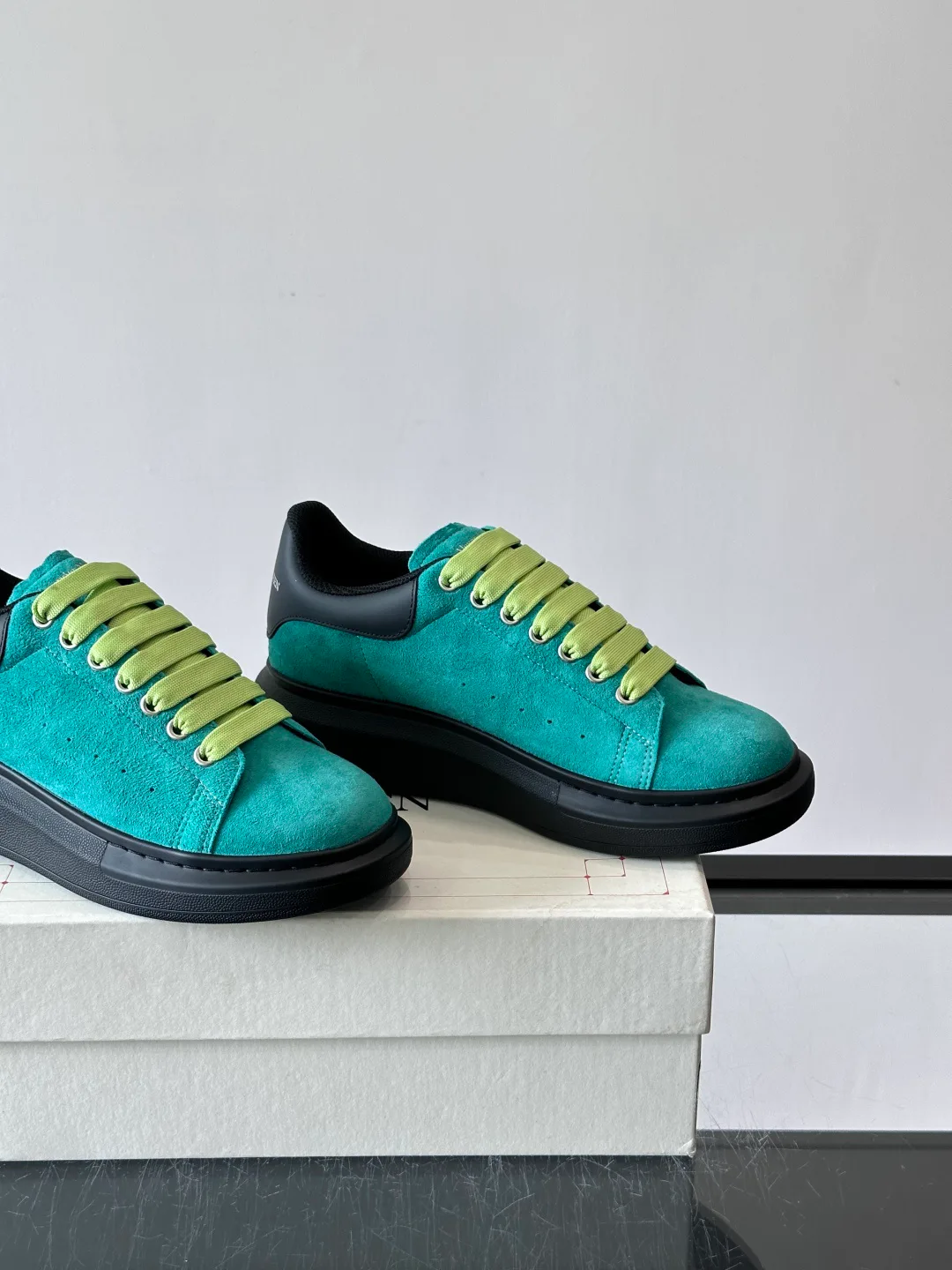 Кроссовки Женские Alexander Mcqueen 17447547