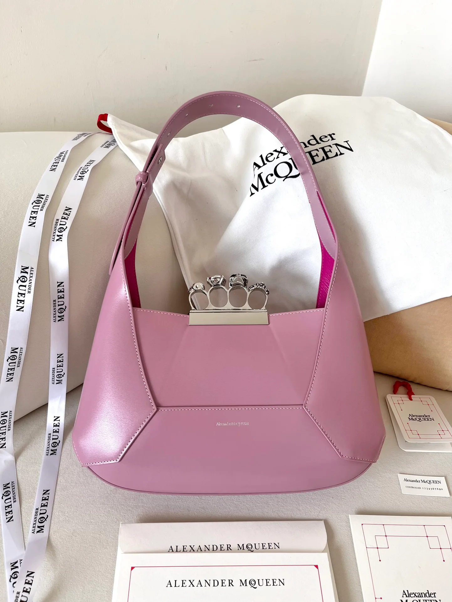 Сумки На Ремне Женские Alexander Mcqueen 11472541