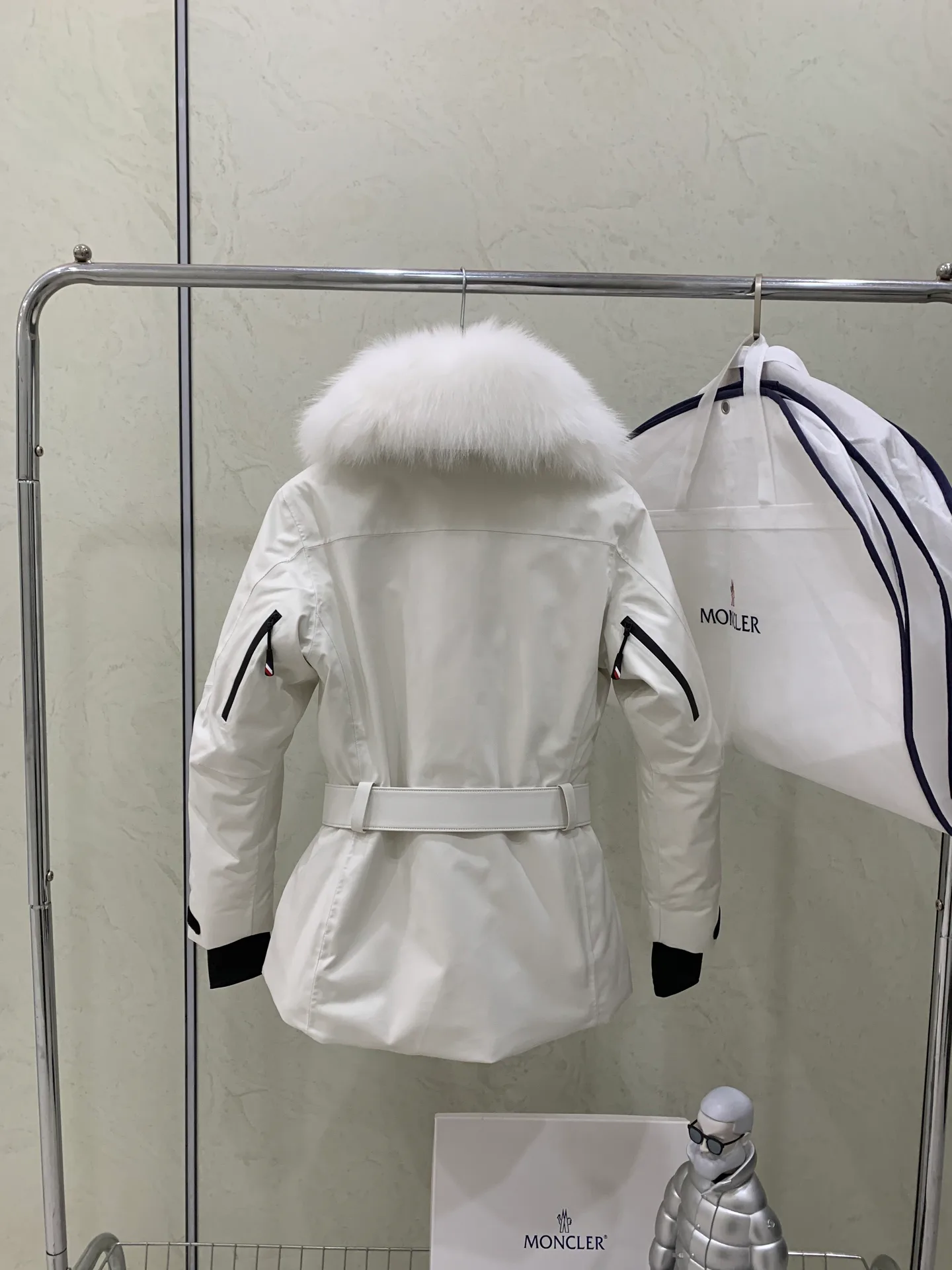Куртки И Пуховики Женские Moncler 543148