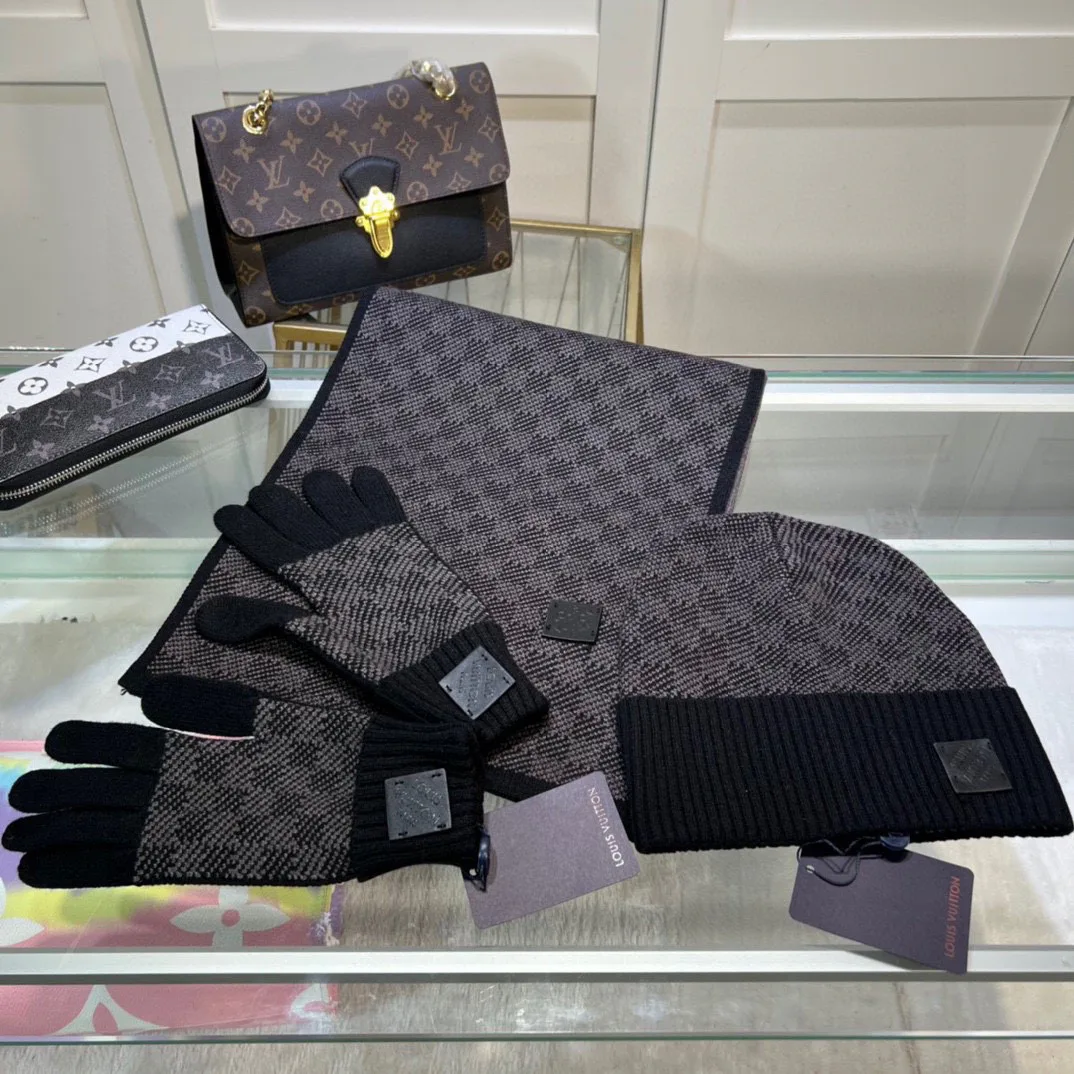 Головные Уборы Louis Vuitton 823947