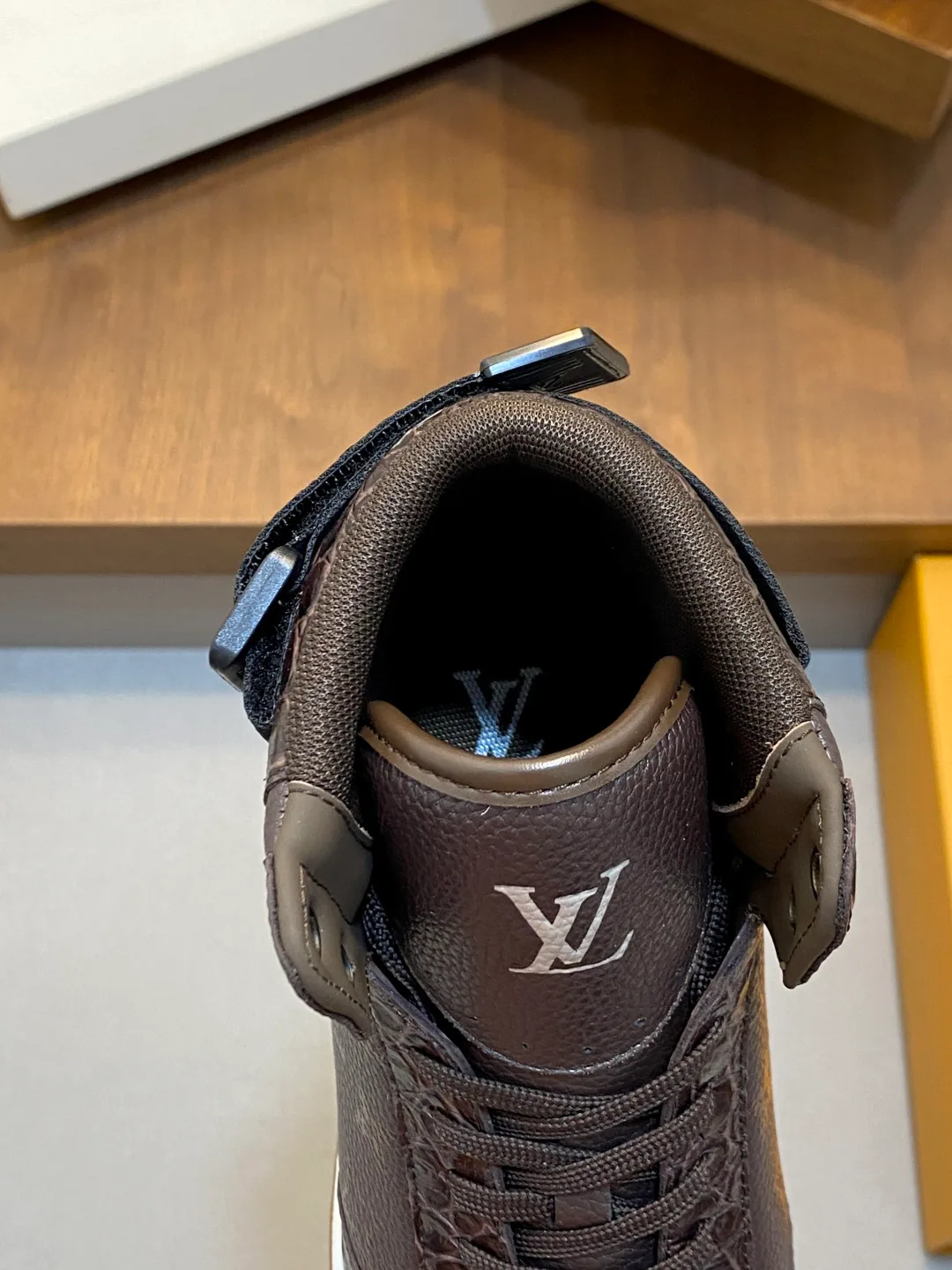 Кроссовки Мужские Louis Vuitton 18265102