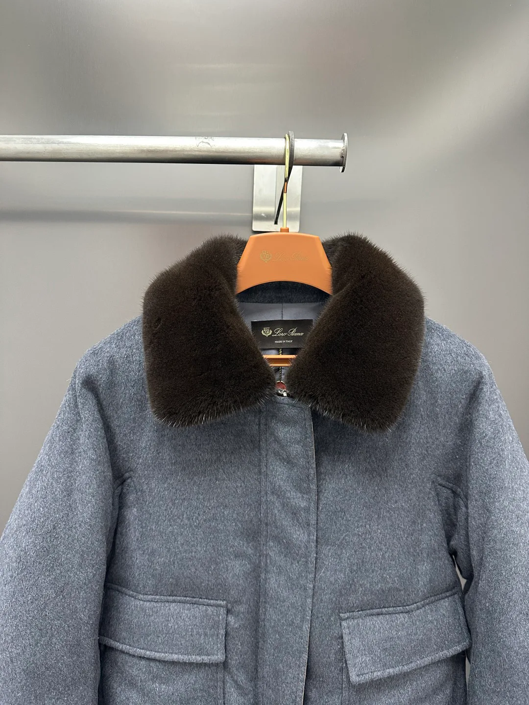 Куртки И Пуховики Женские Loro Piana 18702458