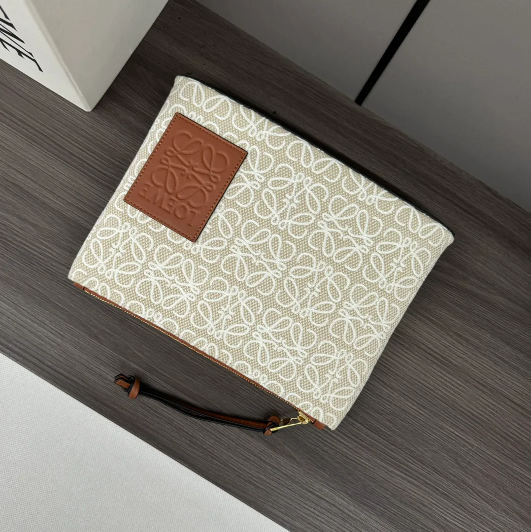 Клатчи Женские Loewe 18116450