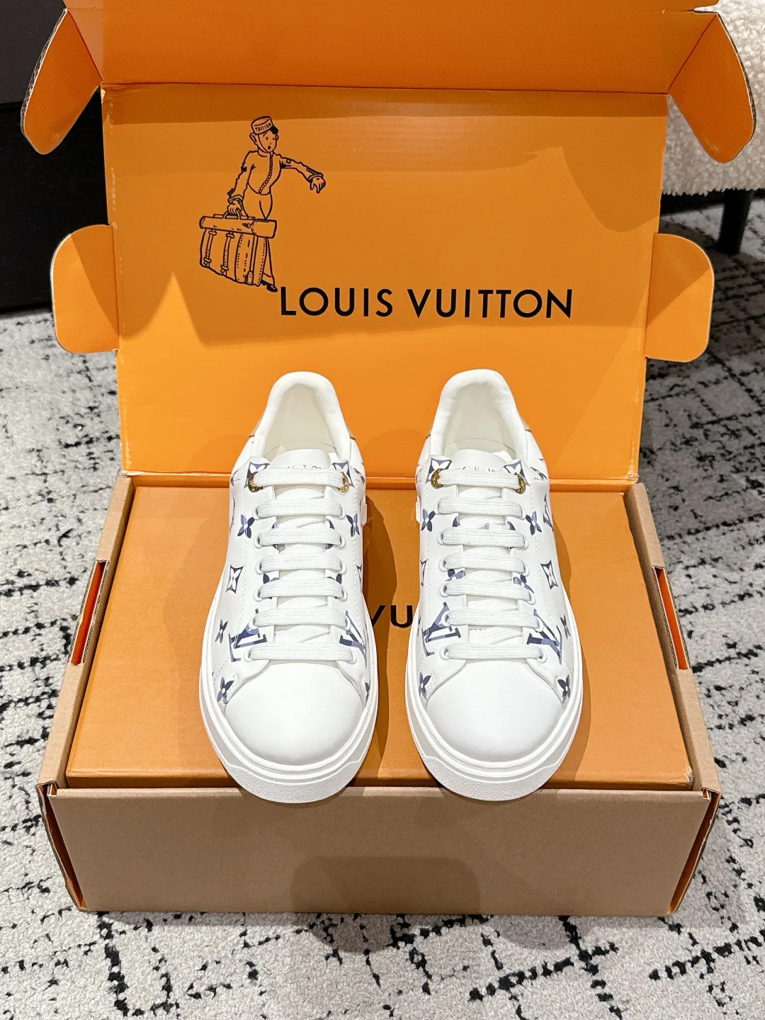 Кроссовки Женские Louis Vuitton 4502489