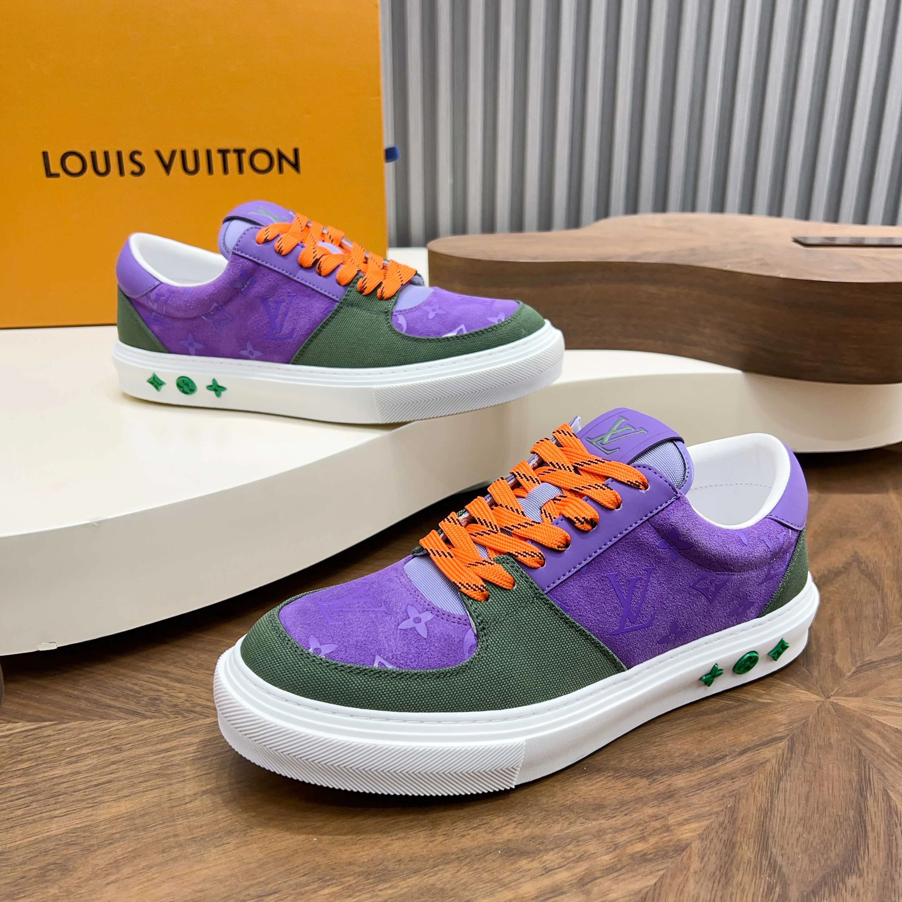 Кроссовки Мужские Louis Vuitton 18117095