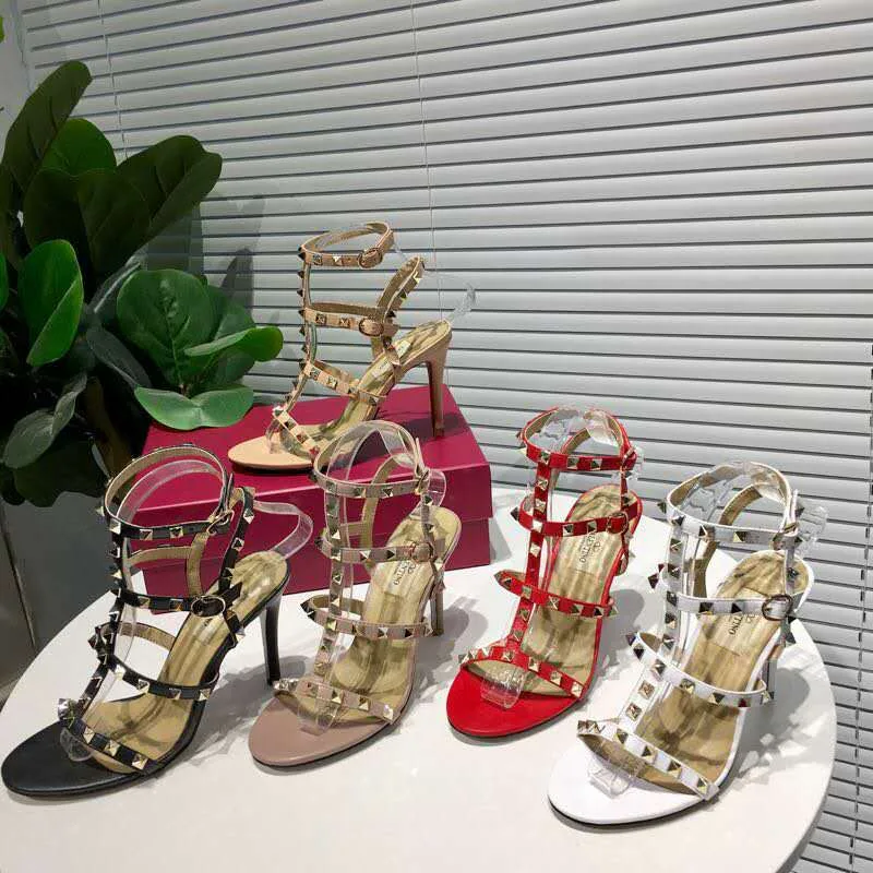 Босоножки Женские Valentino 11019507