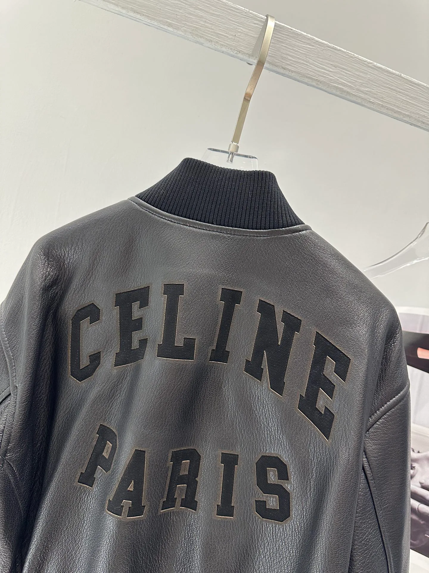 Кожаные Куртки И Дублёнки Женские Celine 14559731