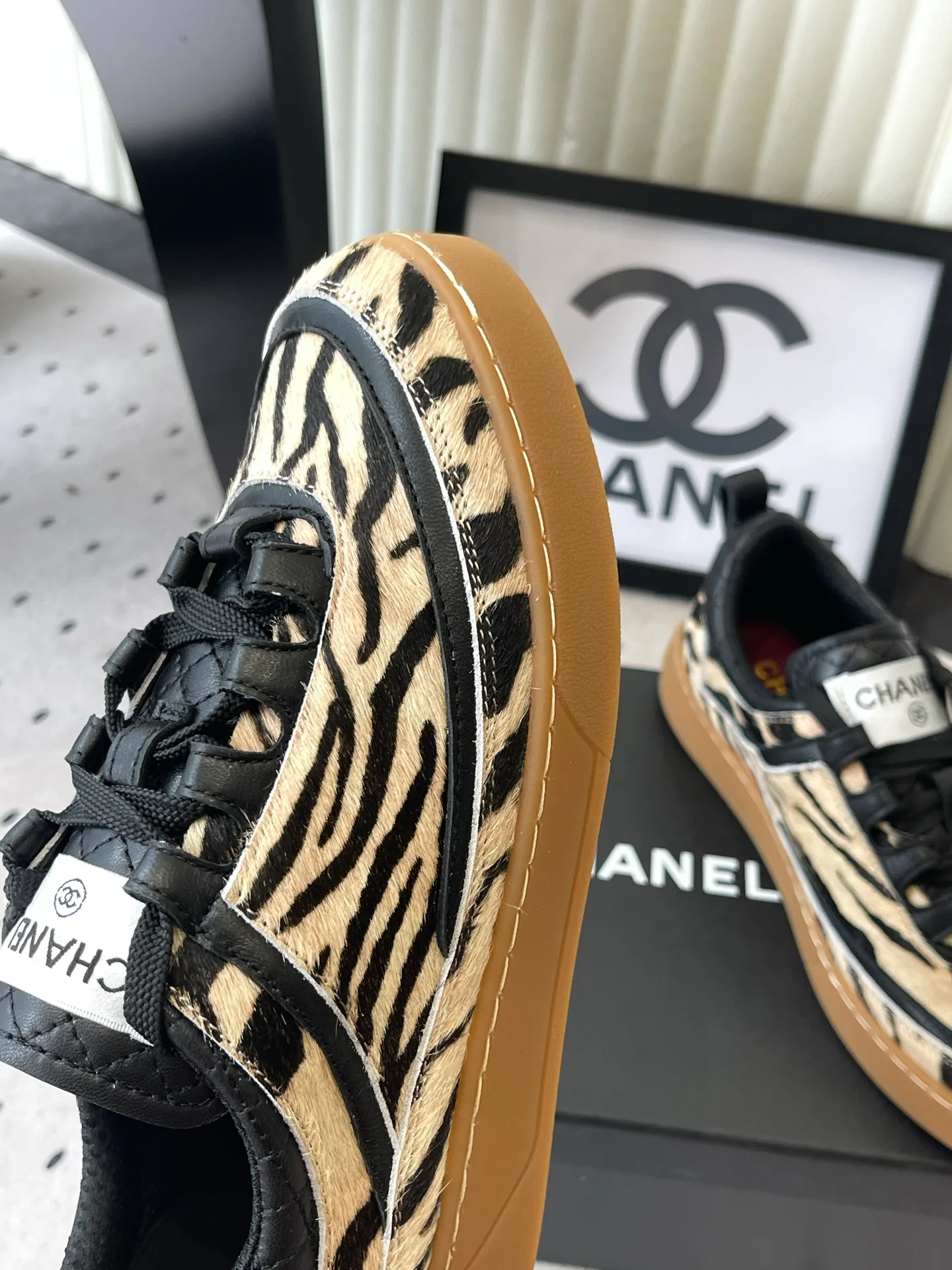Кроссовки Женские Chanel 18069879