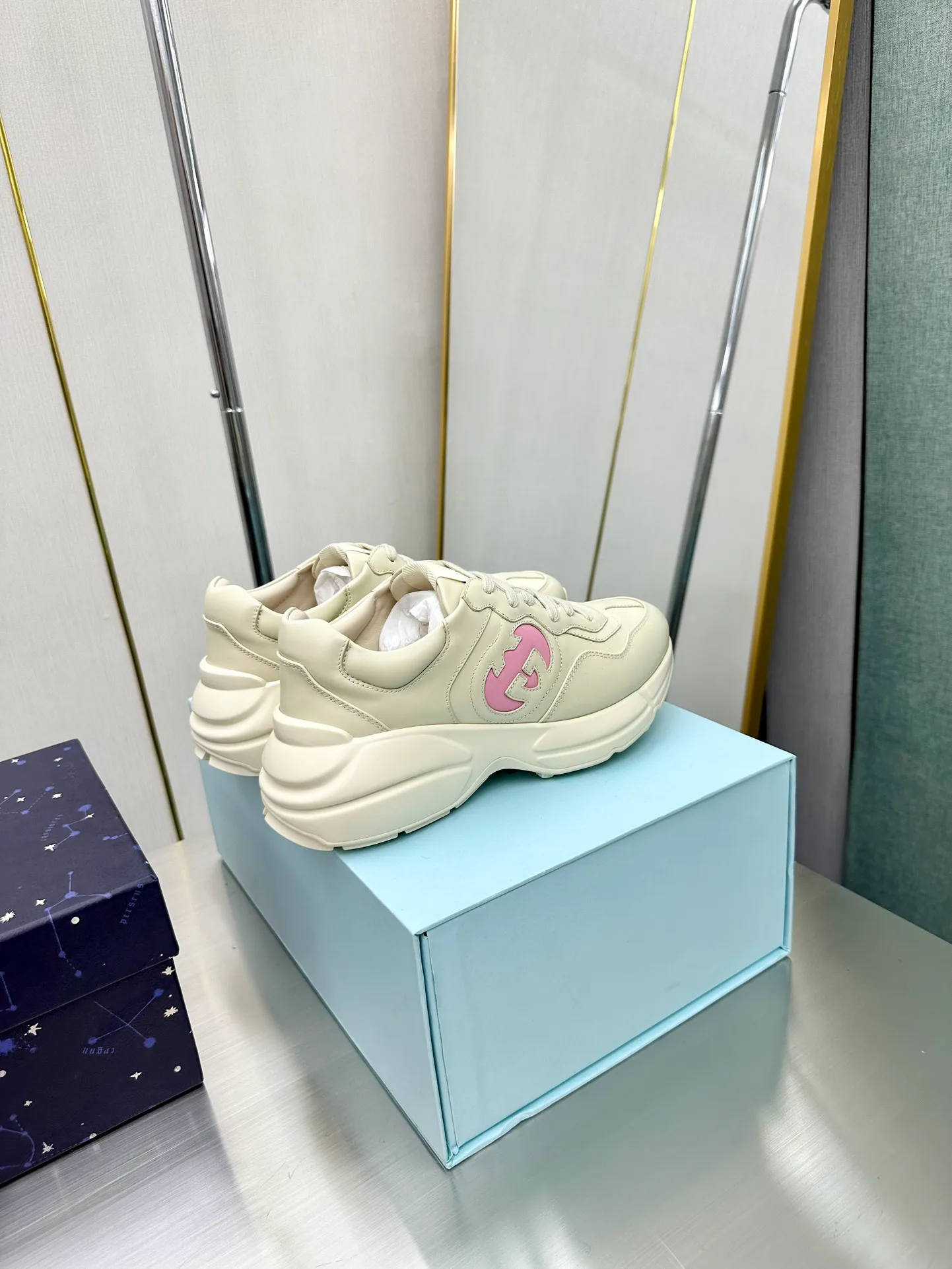 Кроссовки Женские Gucci 5120145